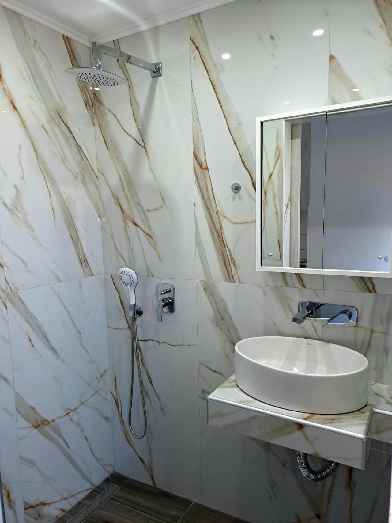 Apollon Luxury