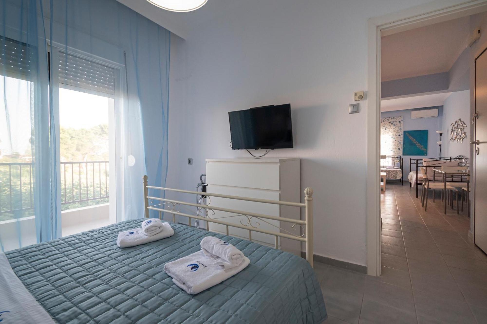 Sandra Seafront By Rentalspro Services - Nea Moudania