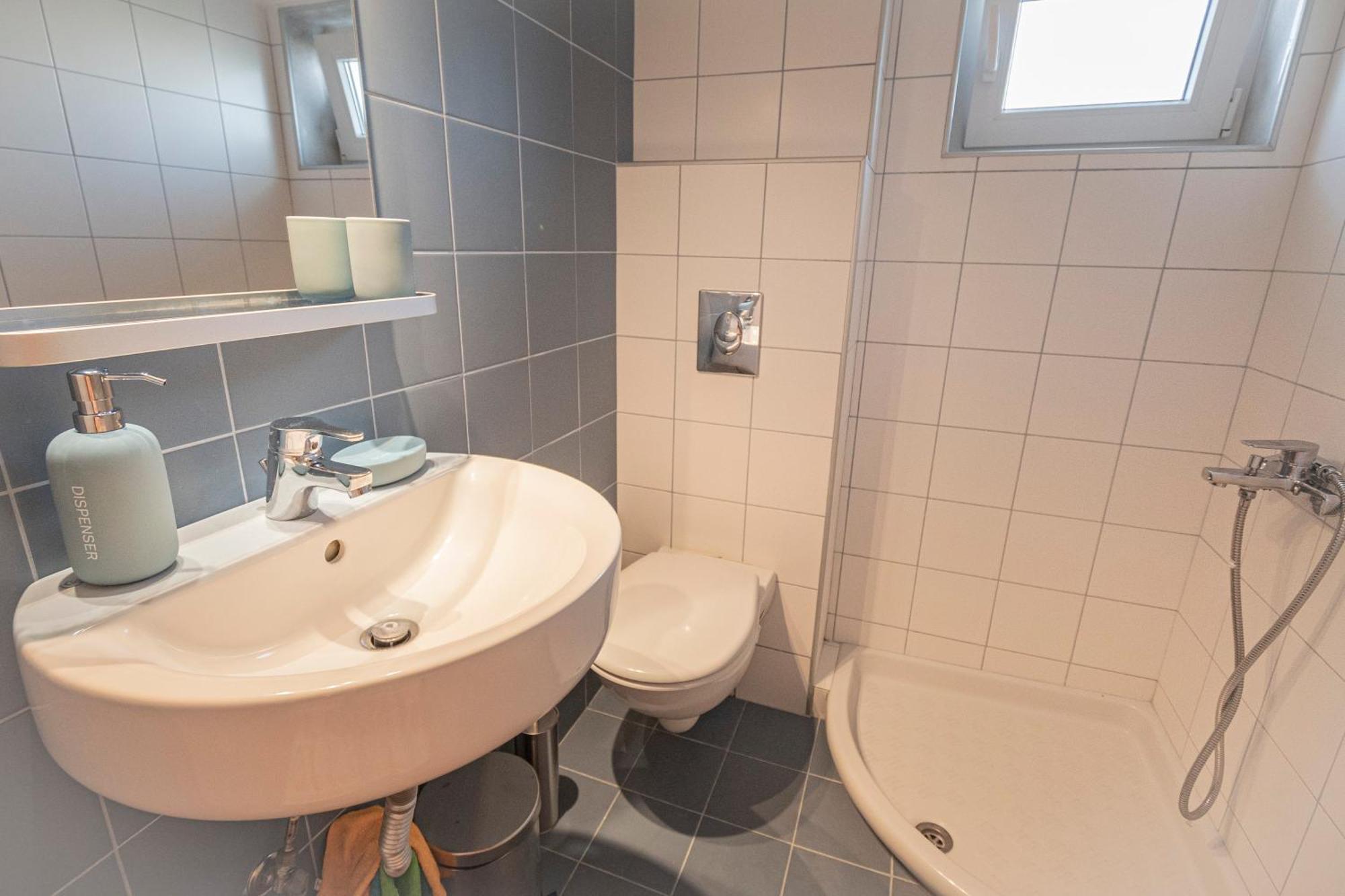 Apartment Sandra Seafront By Rentalspro Services - *