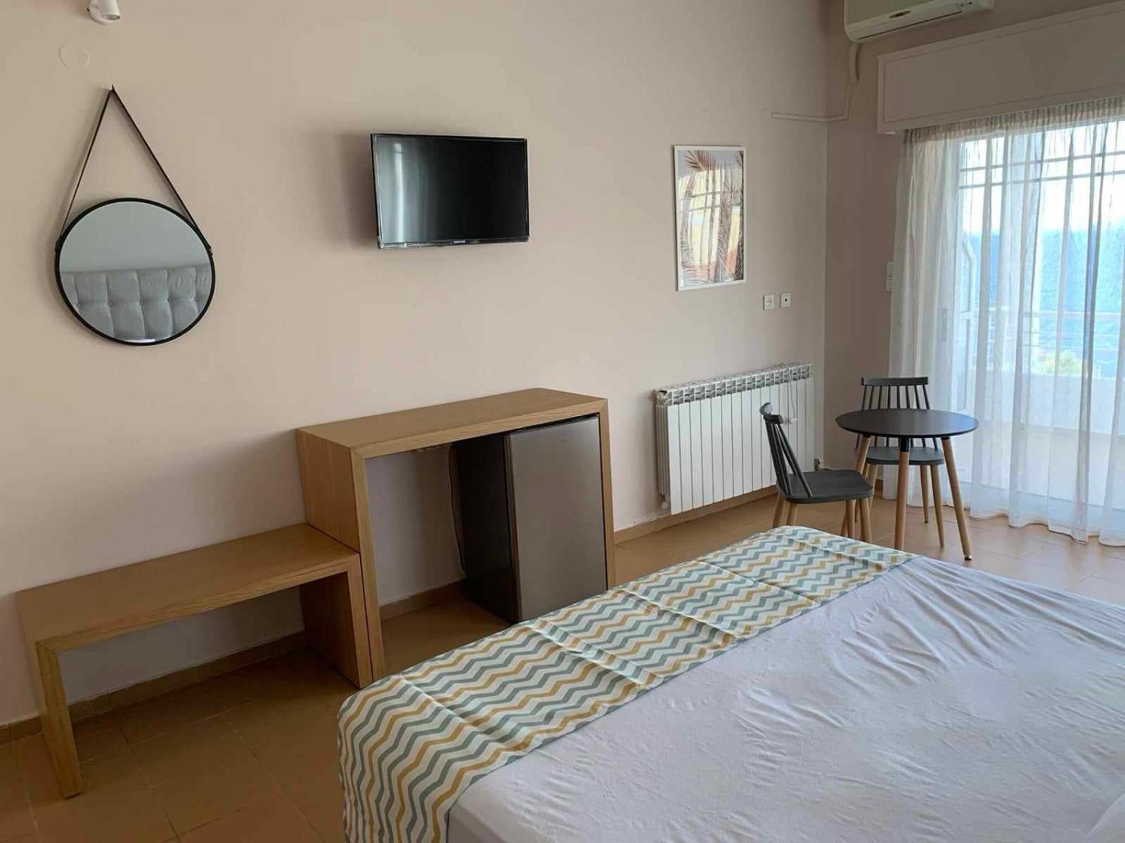 Chios Hotel *