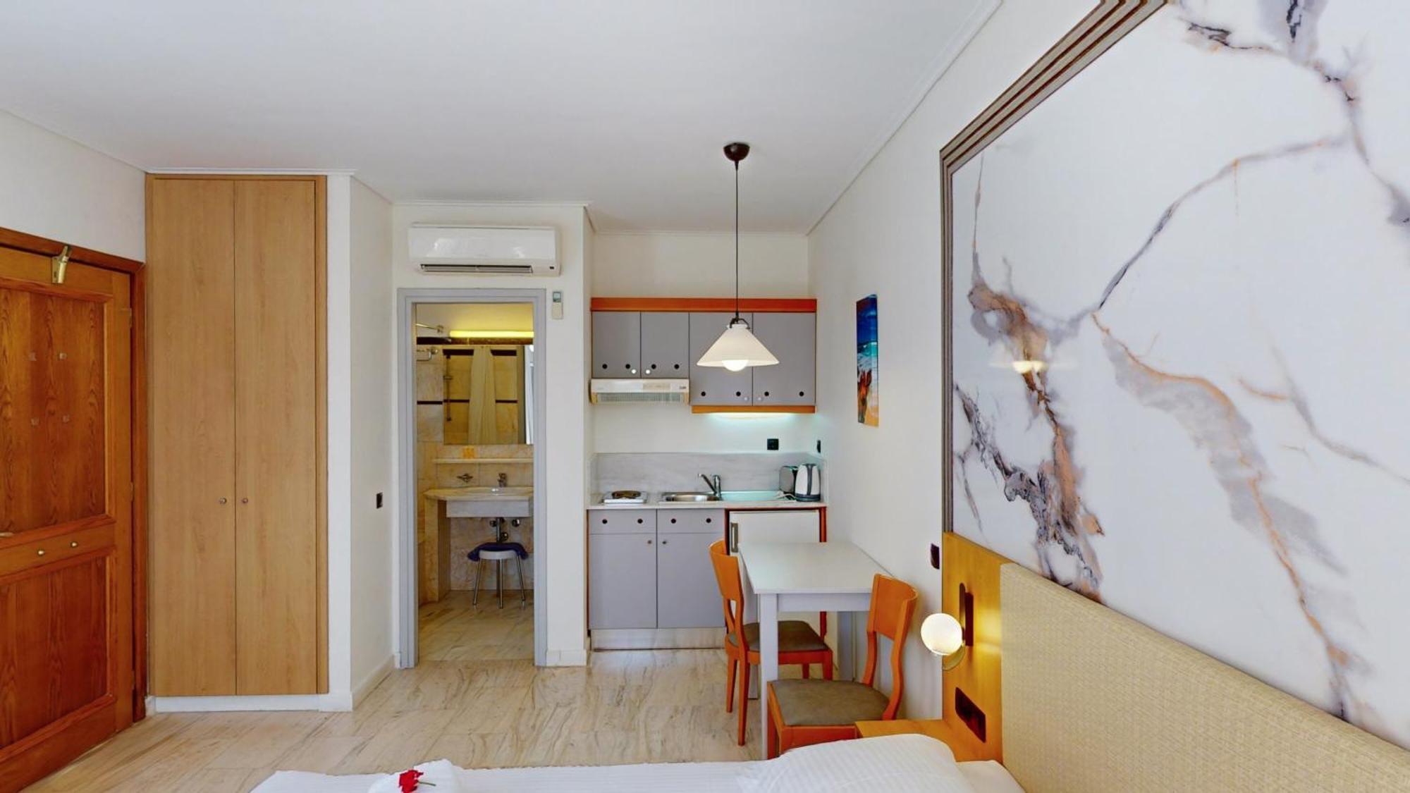 Chrispy Resort, 4*