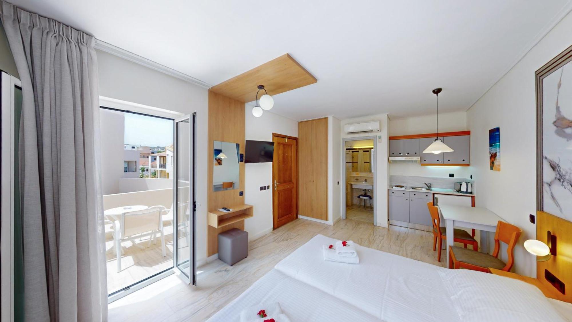 Chrispy Resort, Agia Marina (Crete)