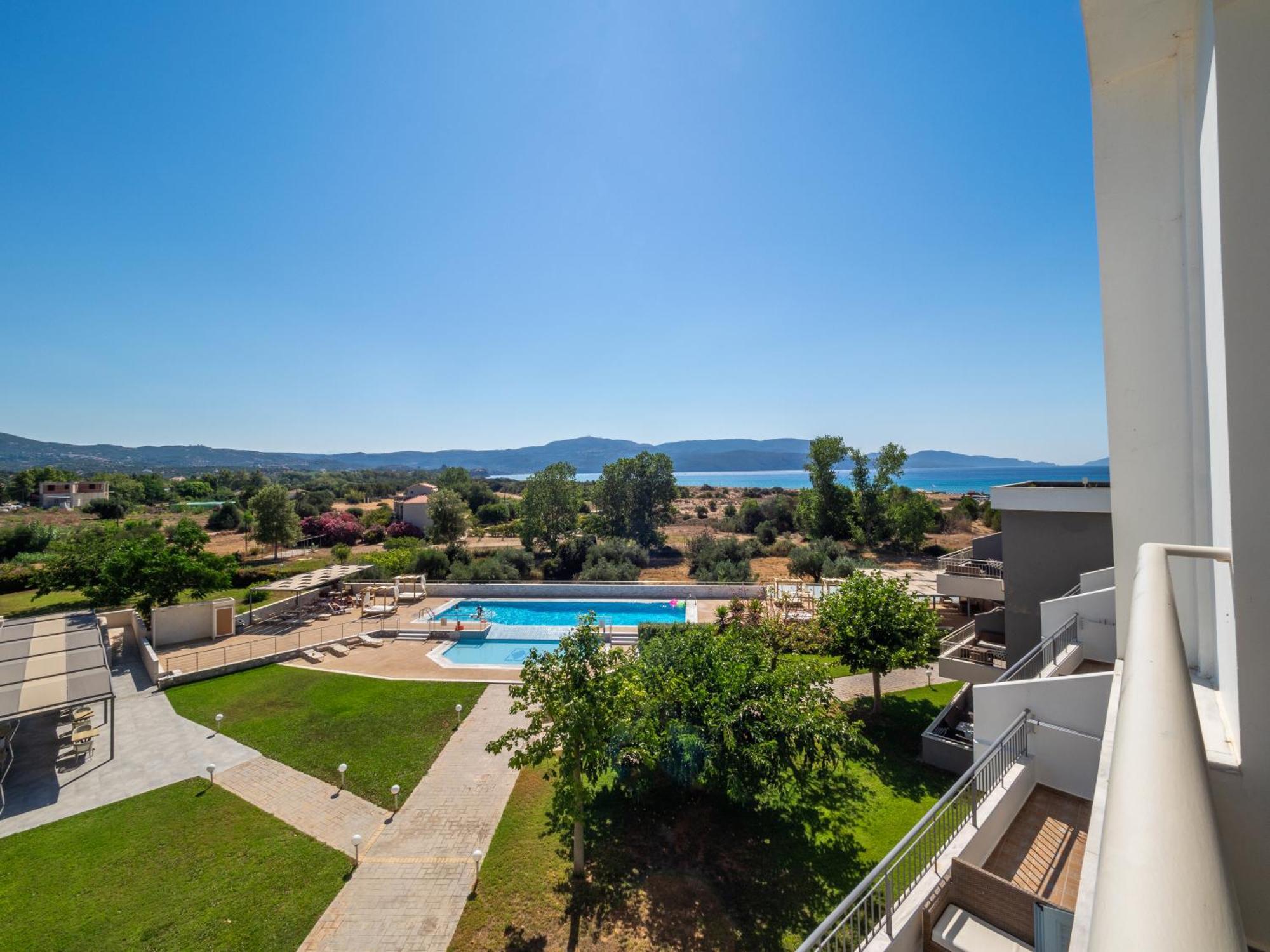 Paradise Hotel 4*