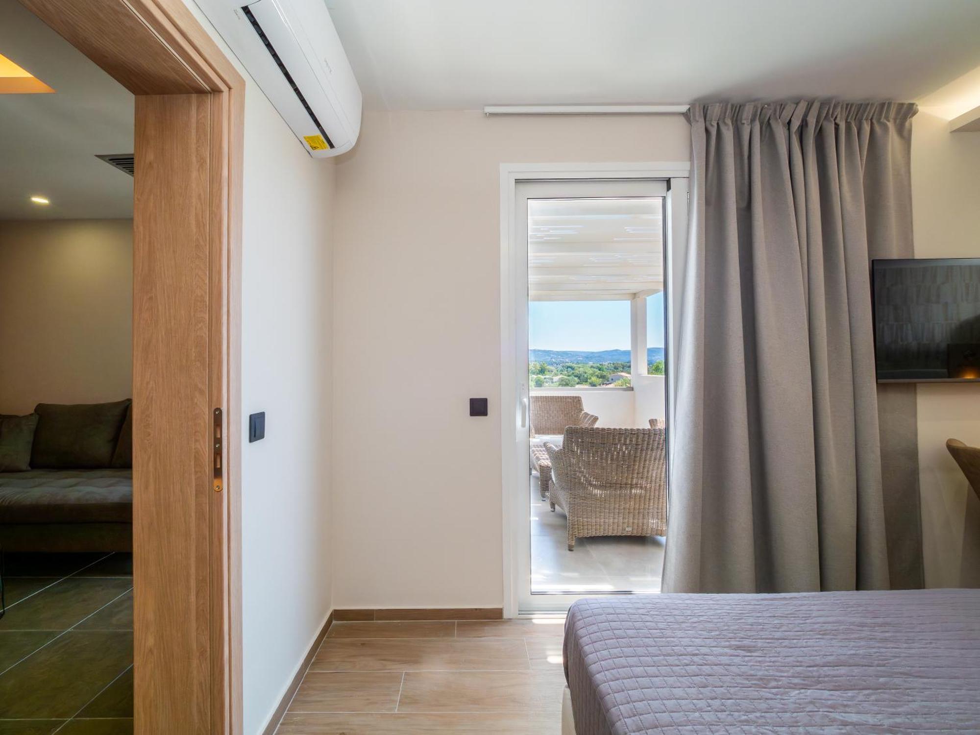 Paradise Hotel