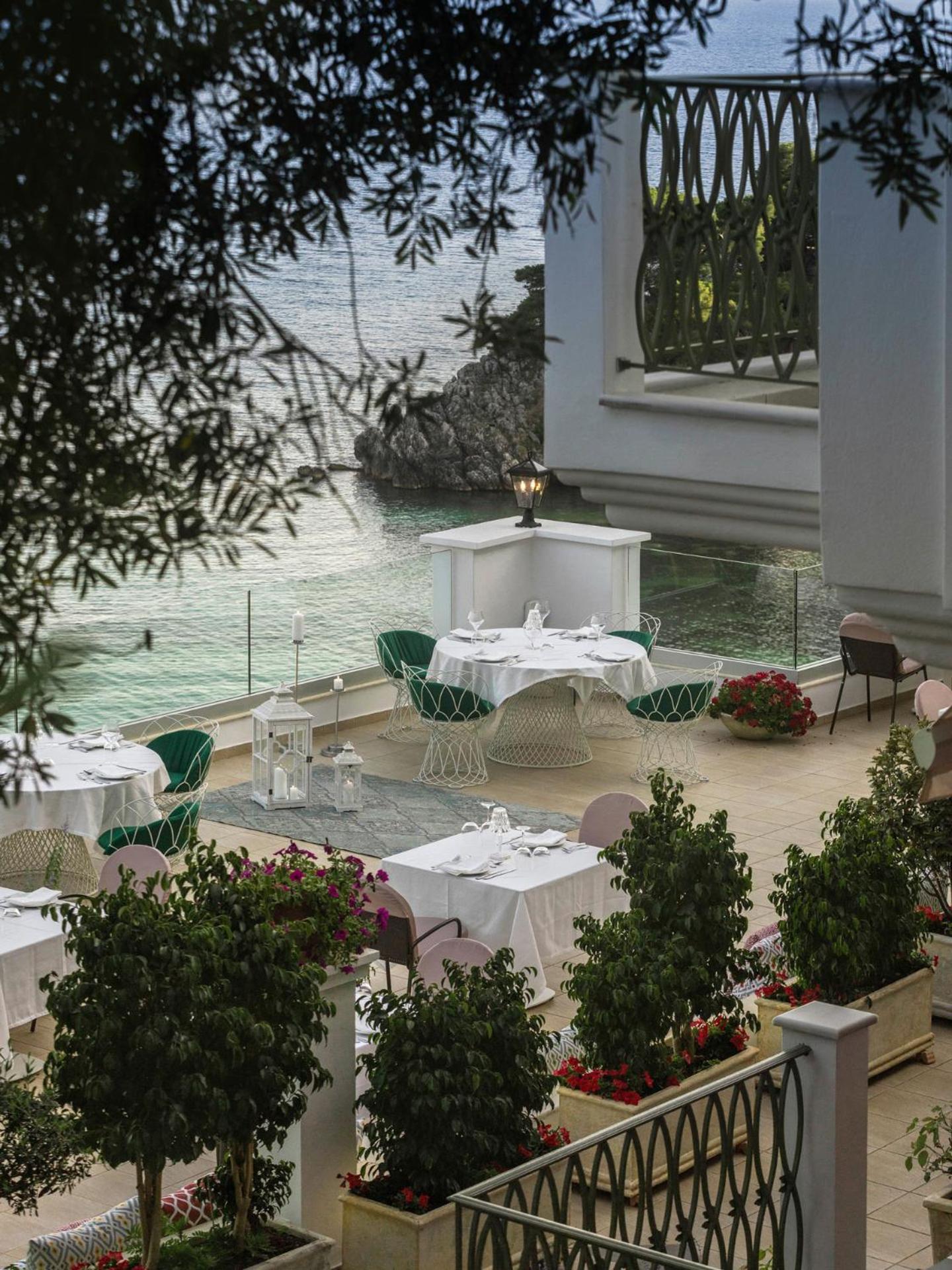 Irida Boutique Aparthotel 3*