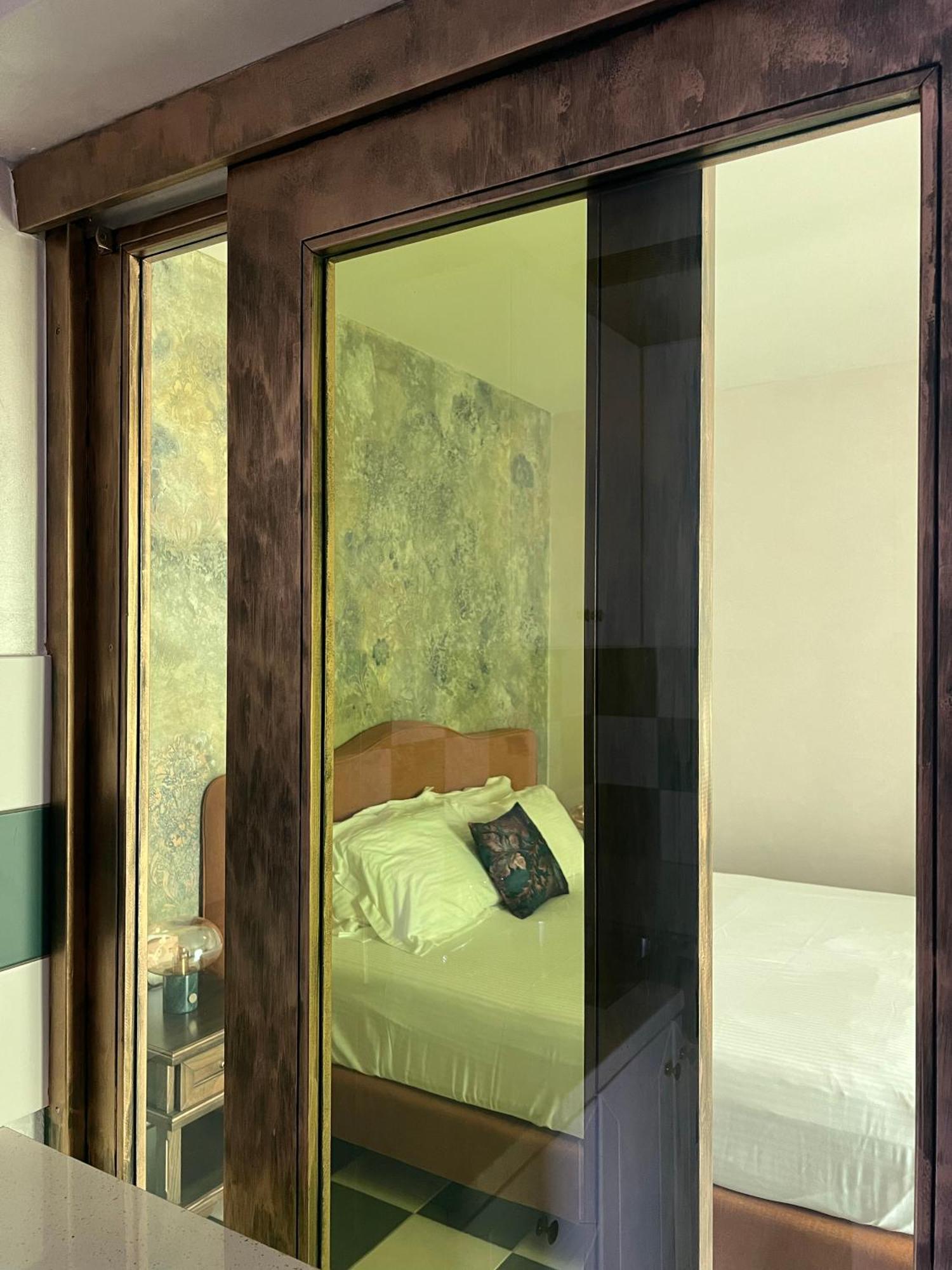 Irida Boutique Aparthotel 3*