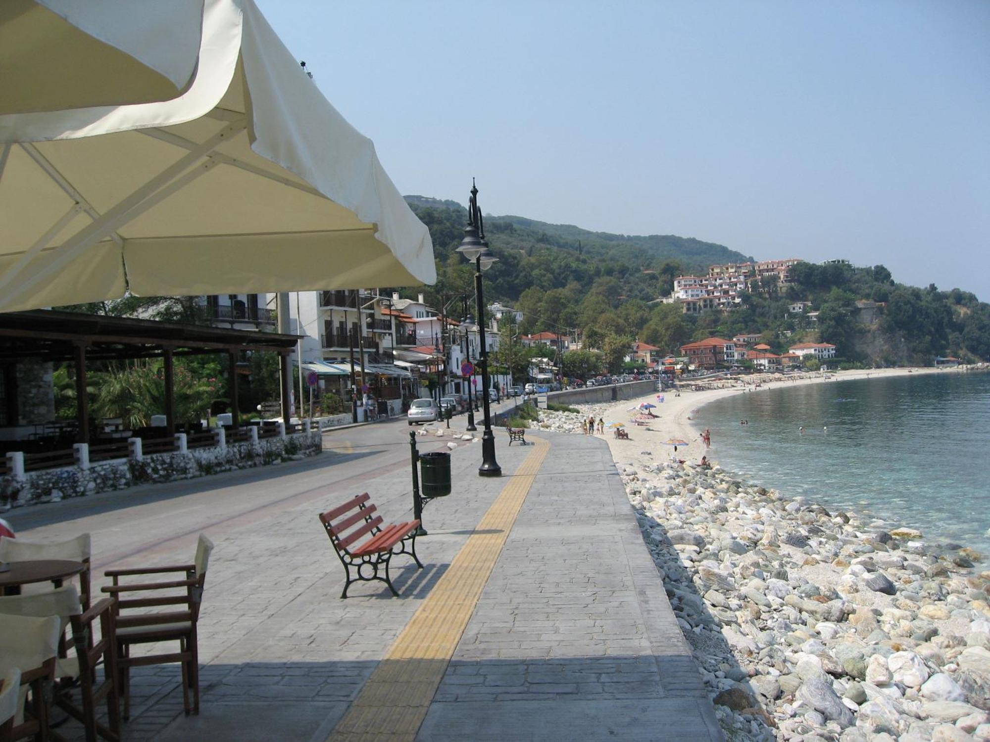 Maro Hotel 3*