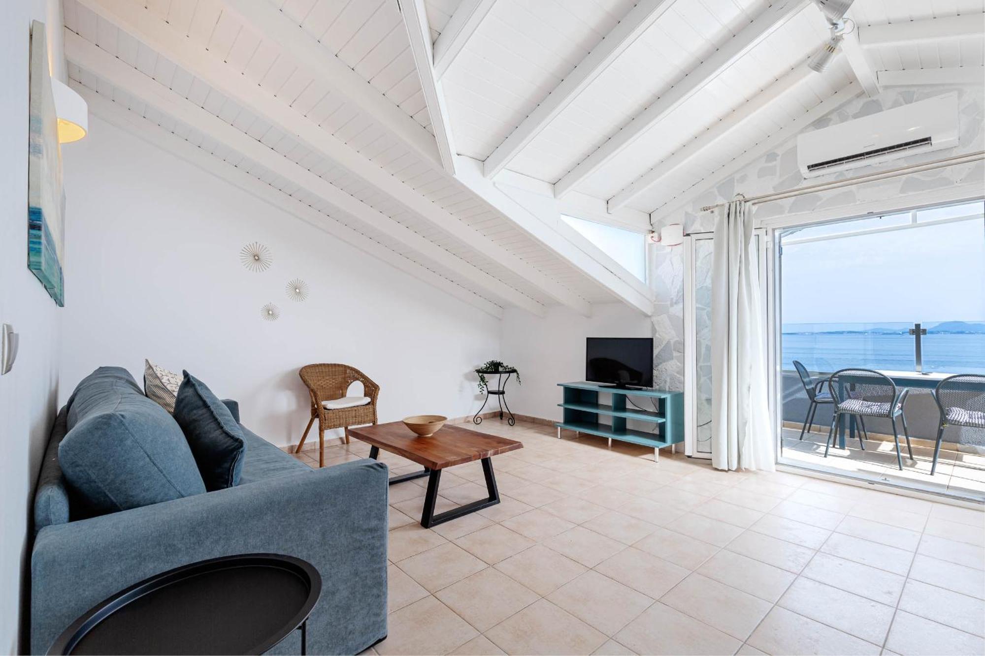 Oceanis Aparthotel 3*