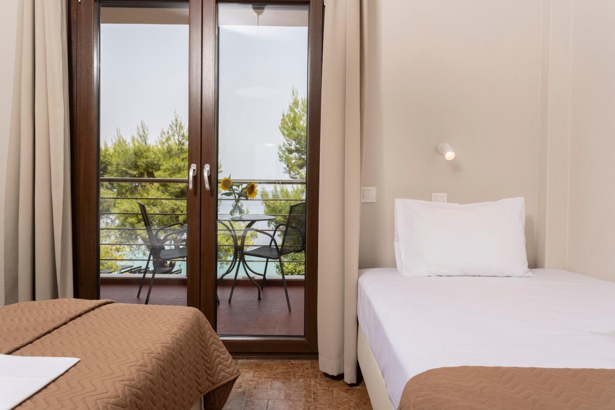 Sea View Apollo & In