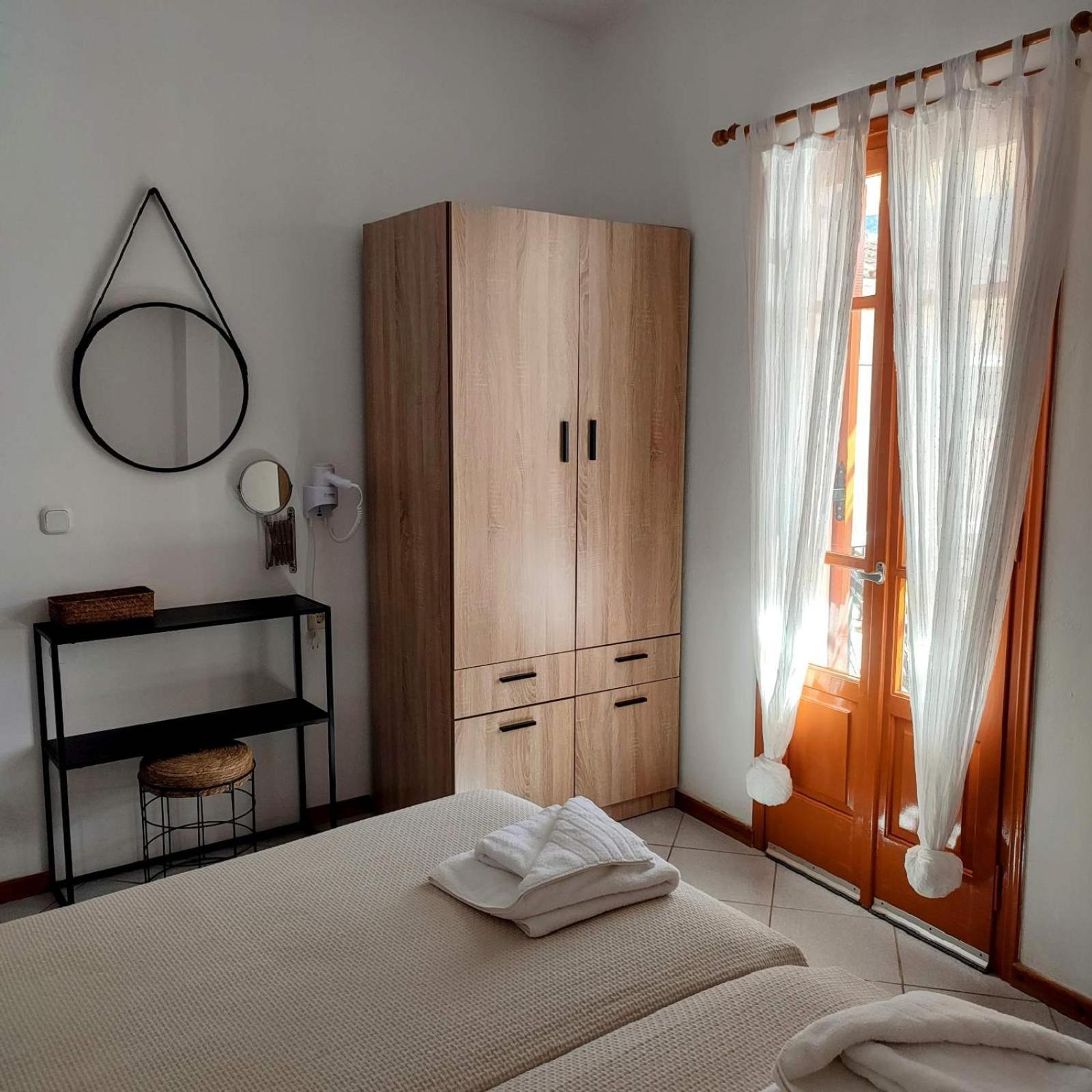 Apartment Maroudas Stavros *