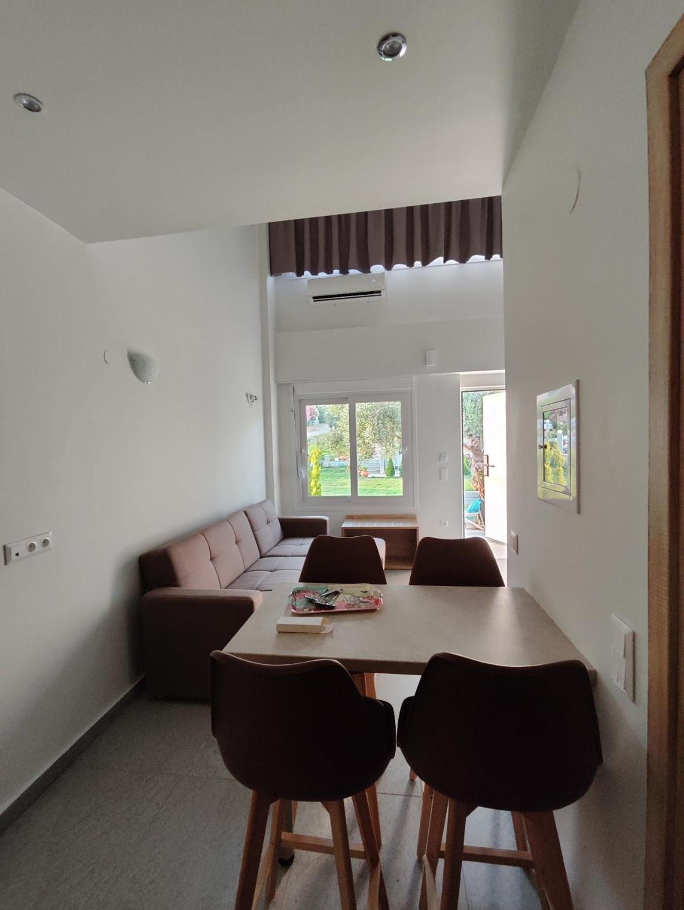 The House Of The Roses Apartment *