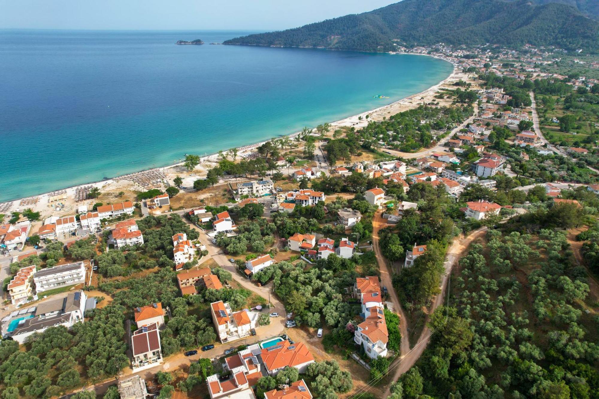 Finikas Thassos Golden