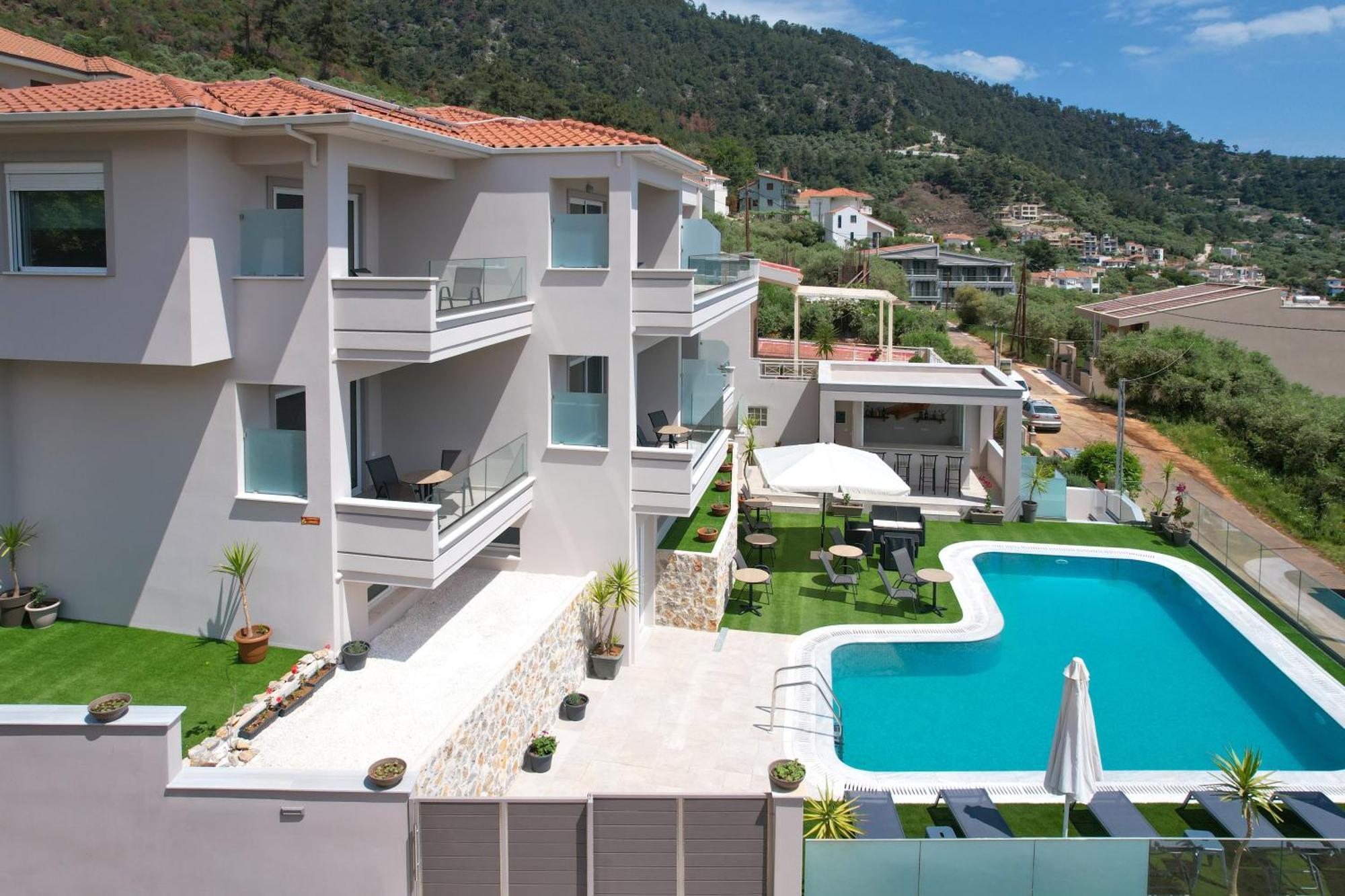 Finikas Thassos Golden *