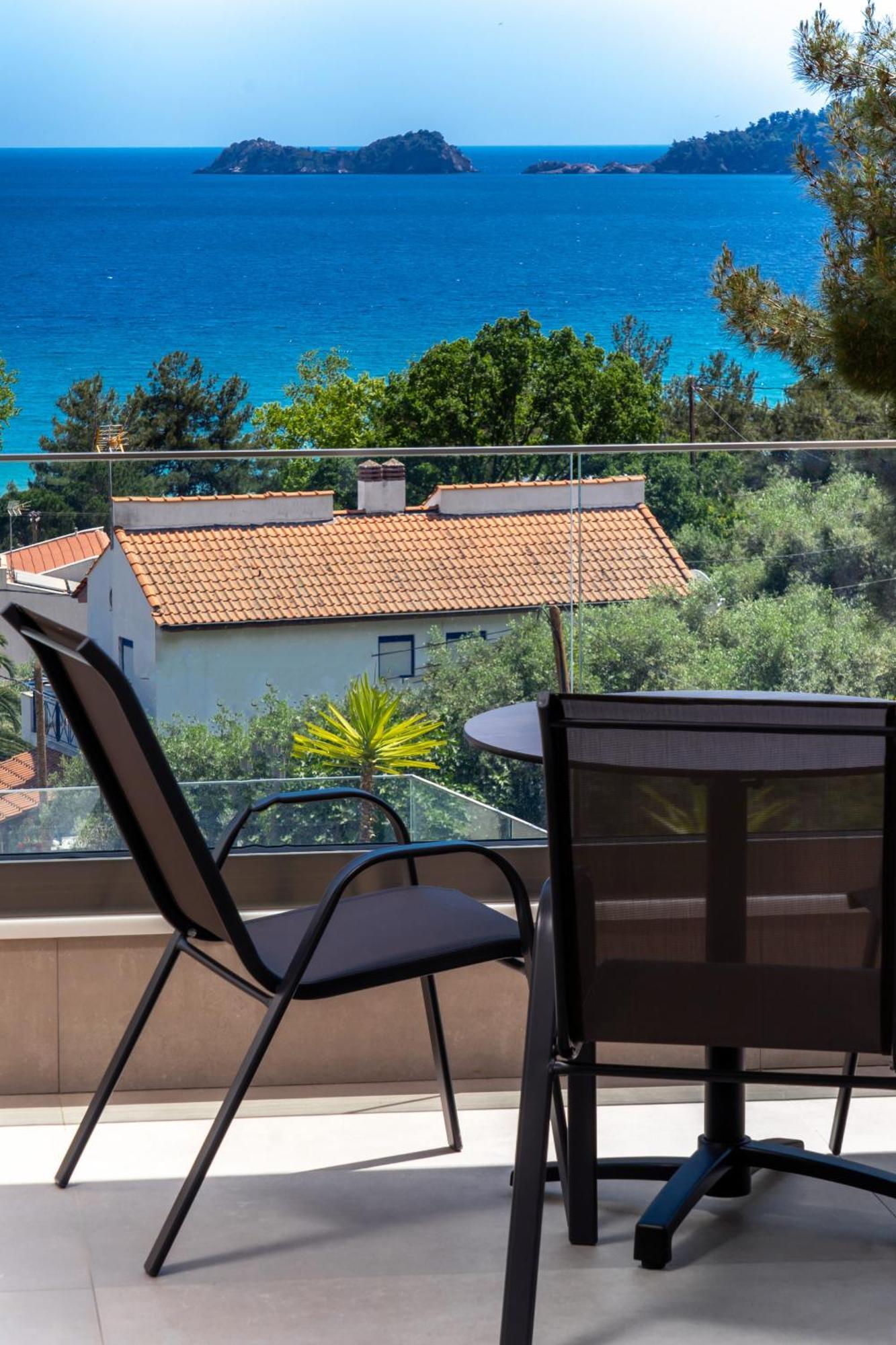 Finikas Thassos Golden * Chrysi Ammoudia