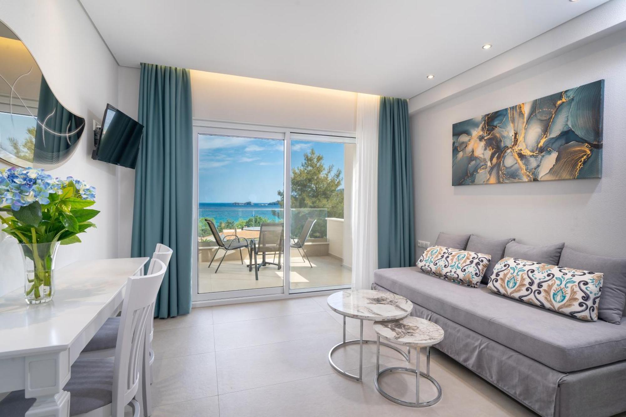 Finikas Thassos Golden