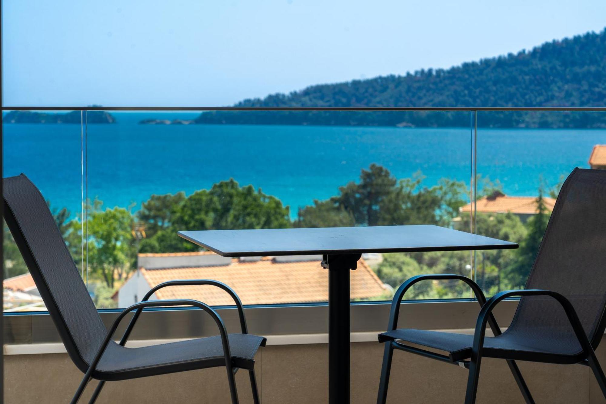 Finikas Thassos Golden * Chrysi Ammoudia