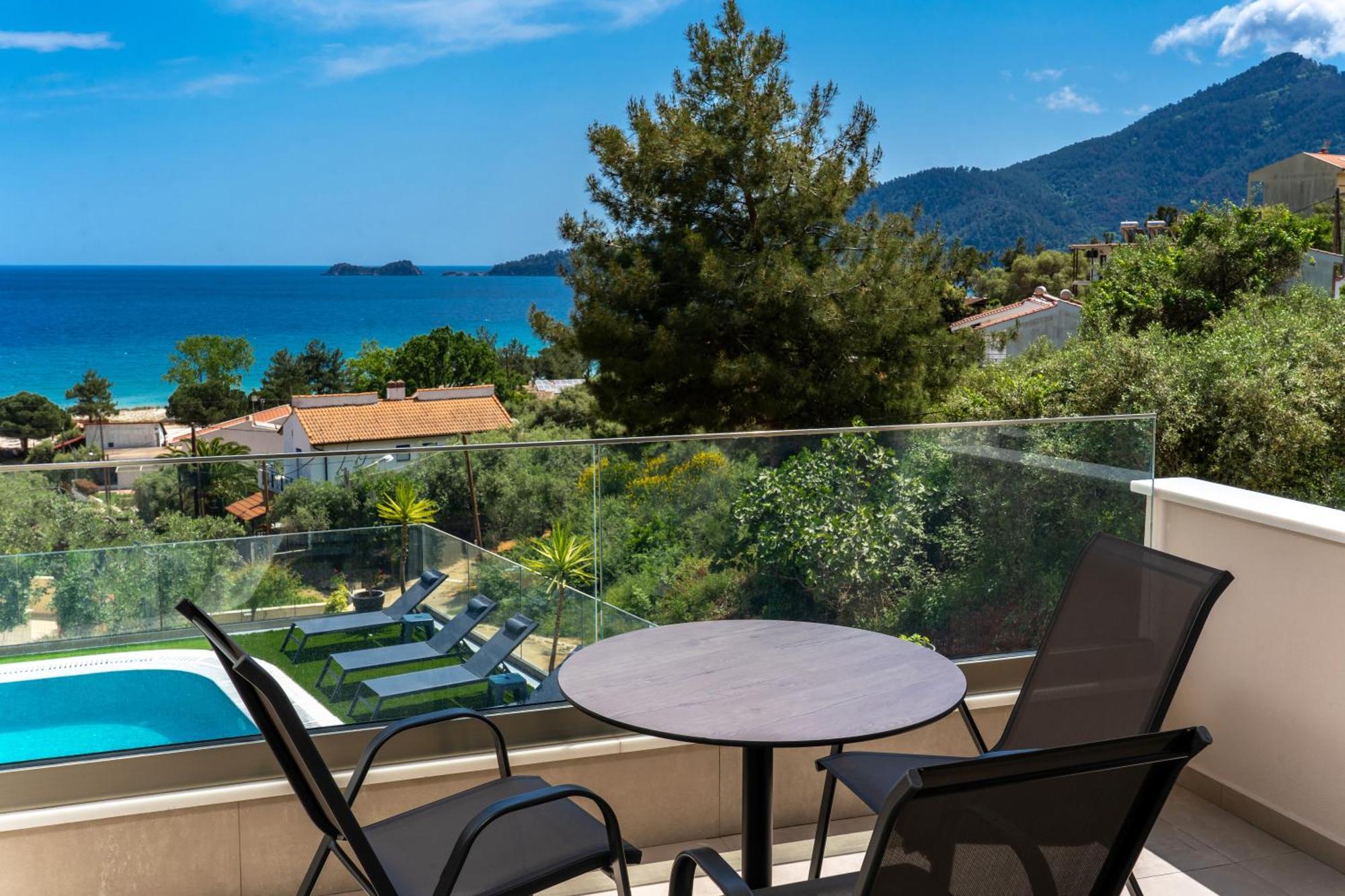 Finikas Thassos Golden