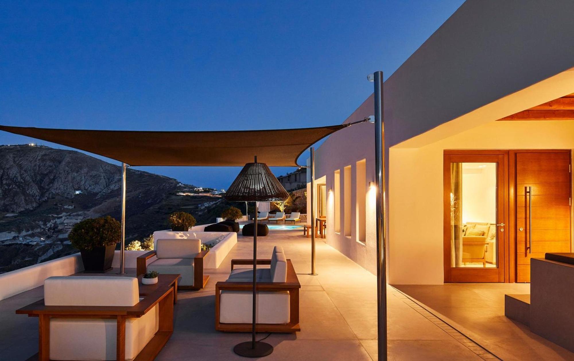 Kamini White I Villa