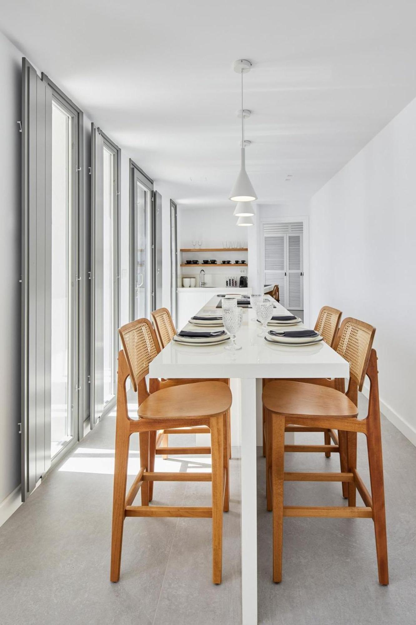 Kamini White I Villa