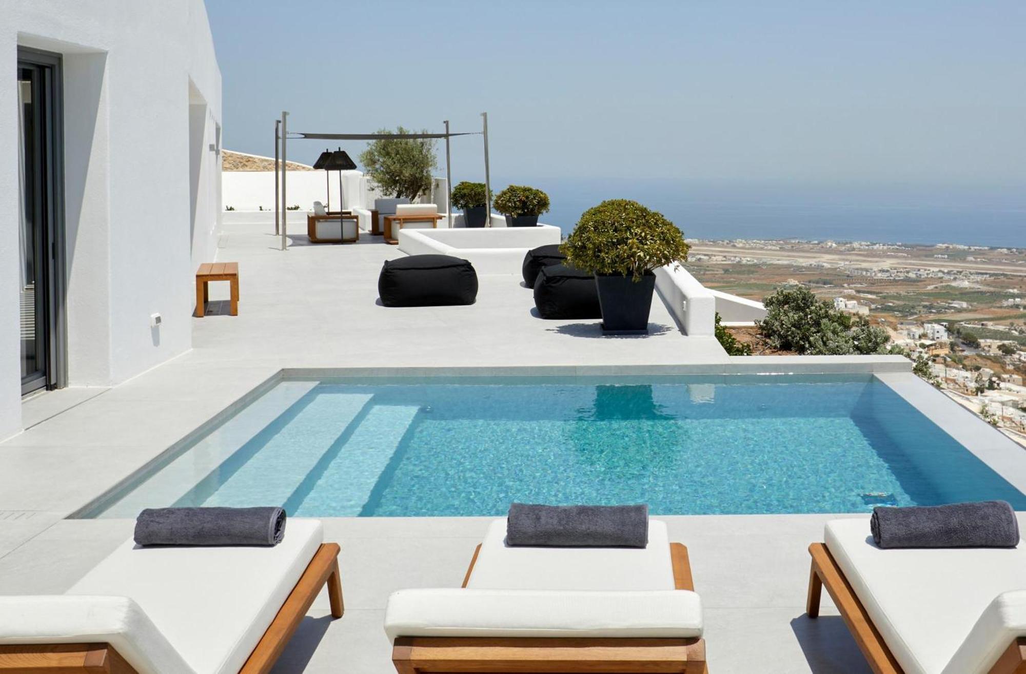 Kamini White I Villa