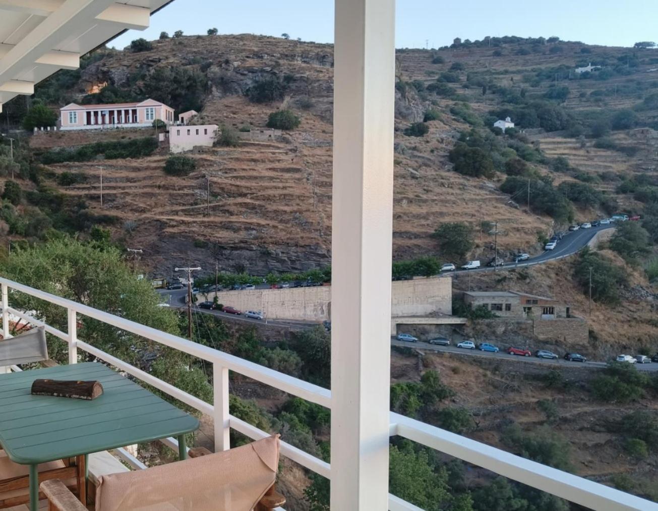 Apartment Enjoy A Wondeful Sunset From A Traditional House-aggelos *