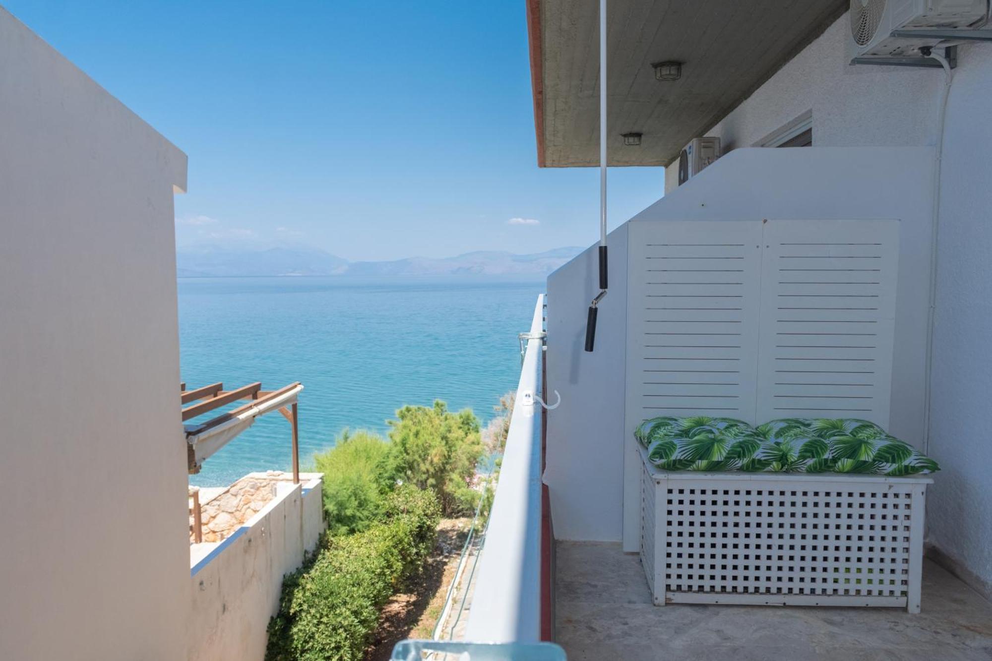 Apartment Sea Breeze 2