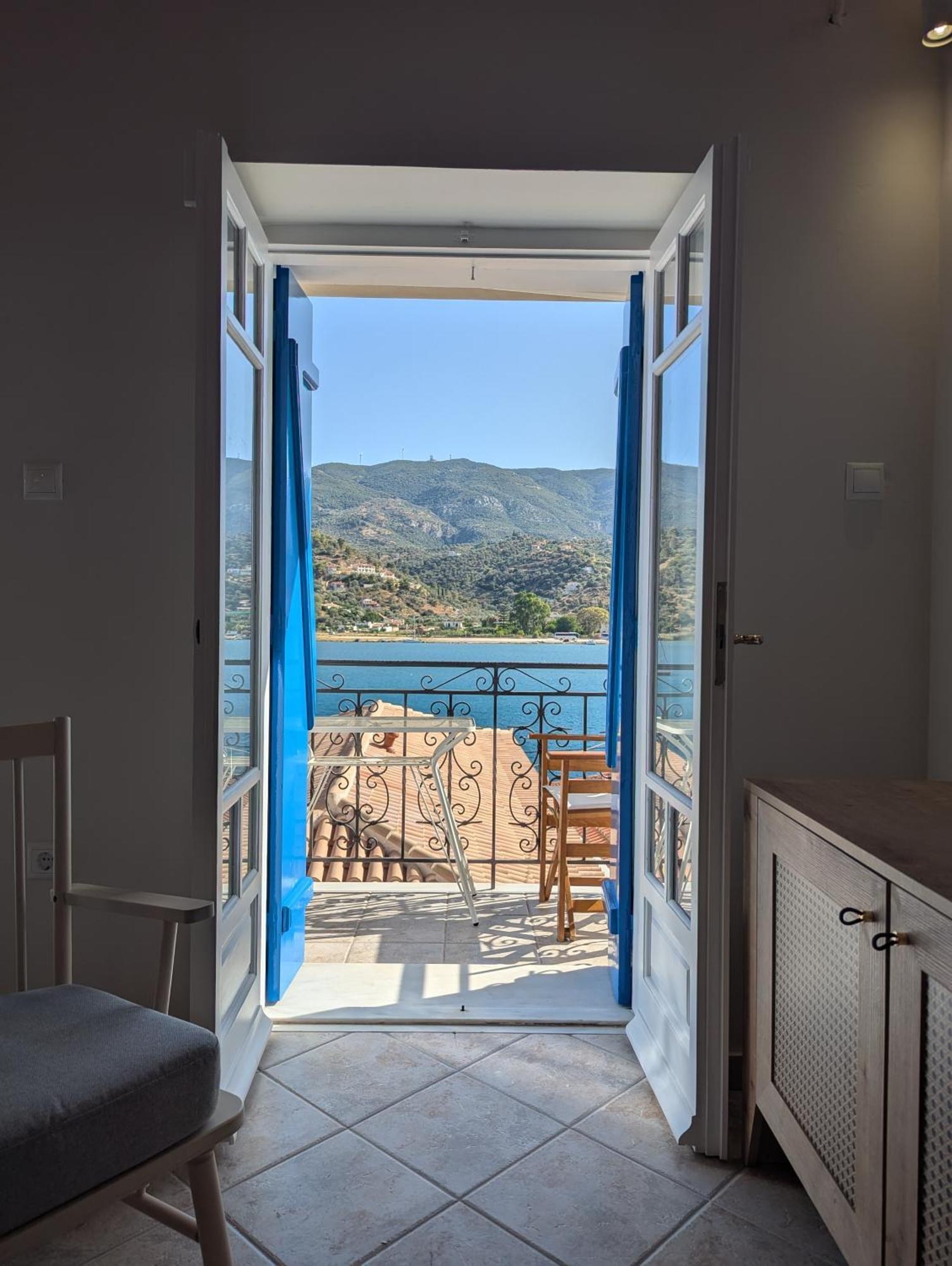 Thama Poros Holiday home *