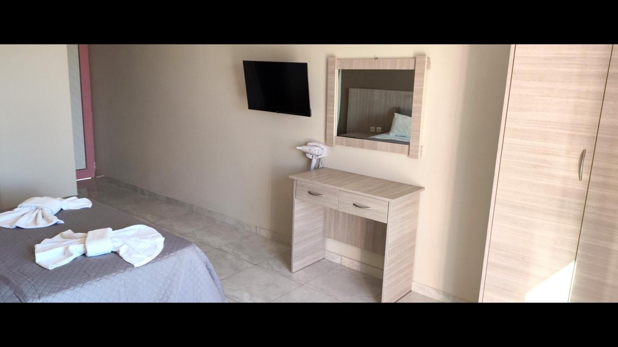 Apartment Alex Anaxos