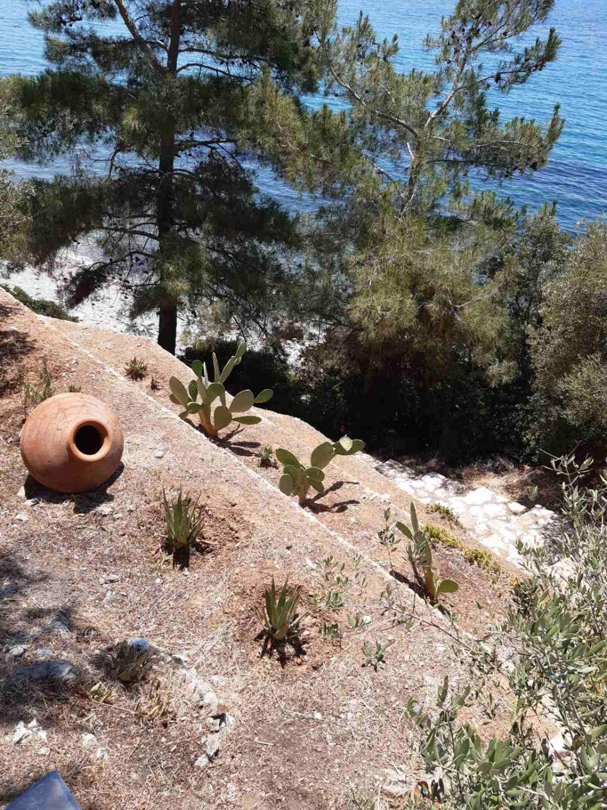 κόκκινος πύργος * Plomari