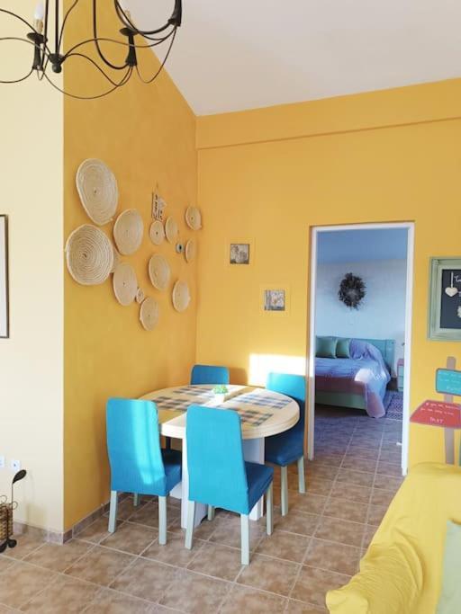 Apartment Art House Makes U Feel Like Artemida (Attica)