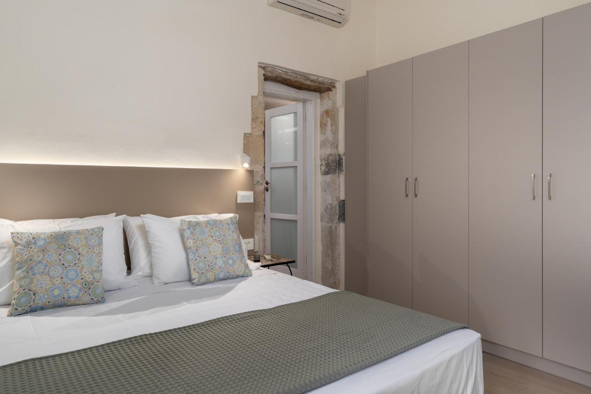 Villa The Olive Mill House - Luxe Villa, Classic Charm