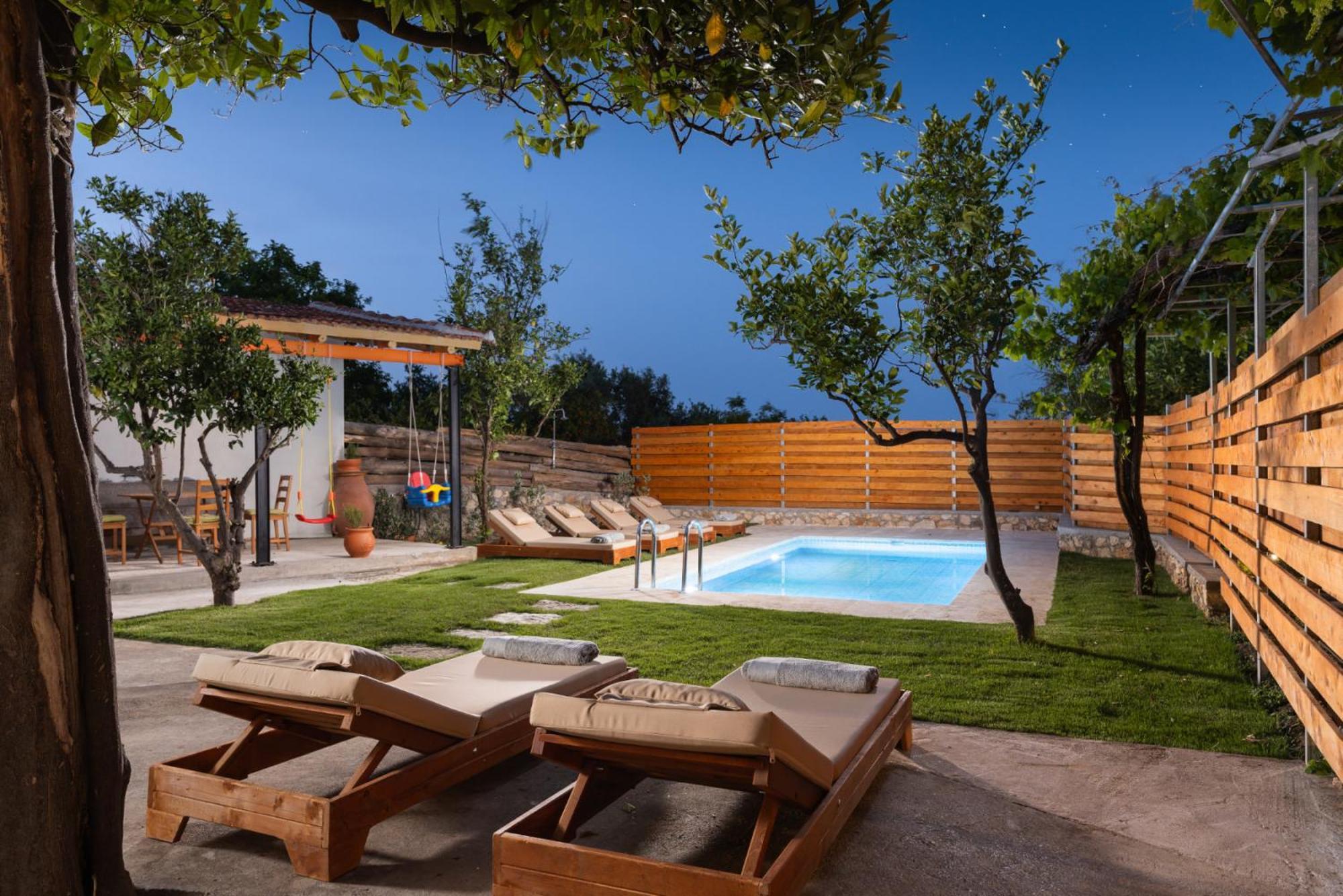 The Olive Mill House - Luxe Villa, Classic Charm Villa *