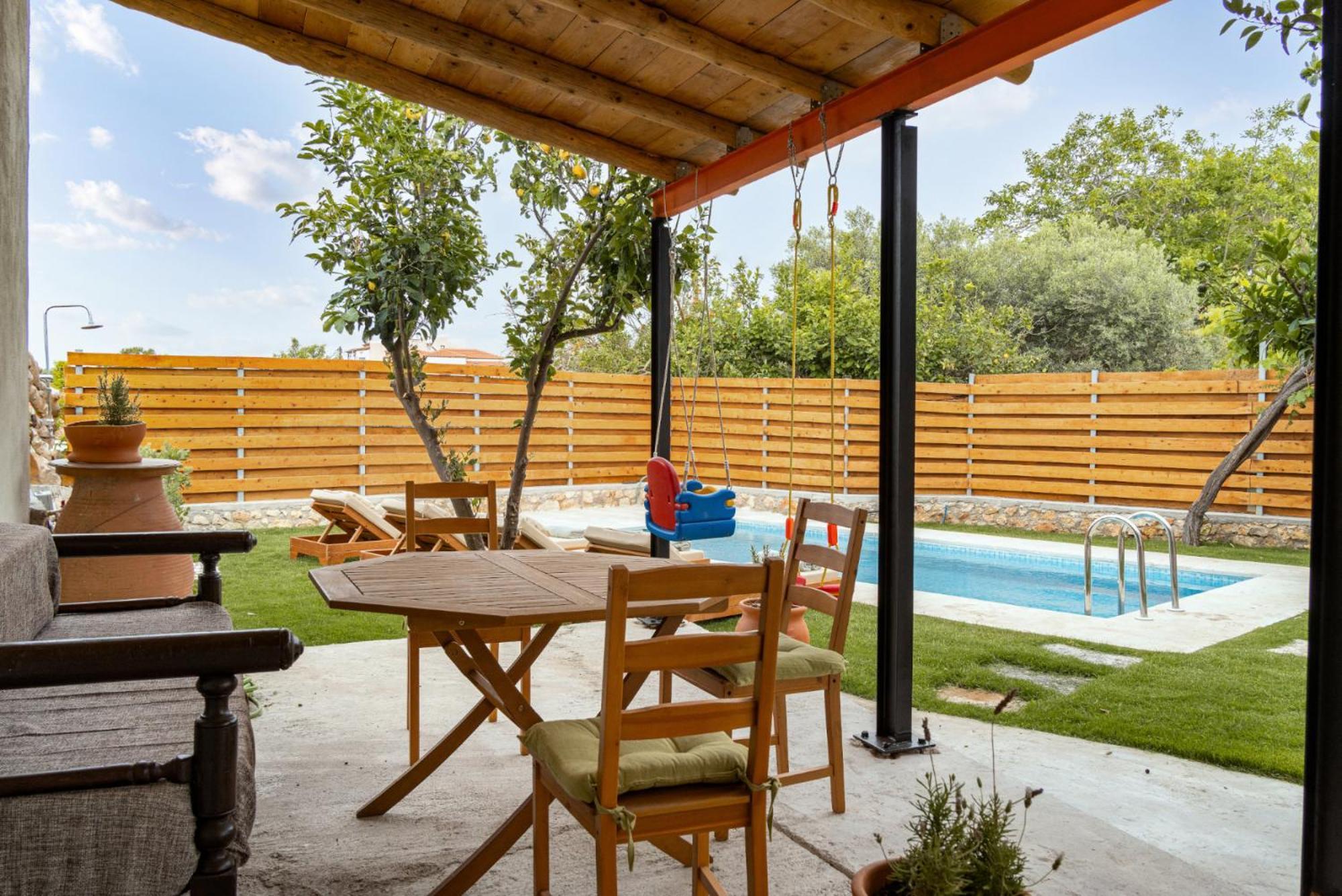 The Olive Mill House - Luxe Villa, Classic Charm Villa *