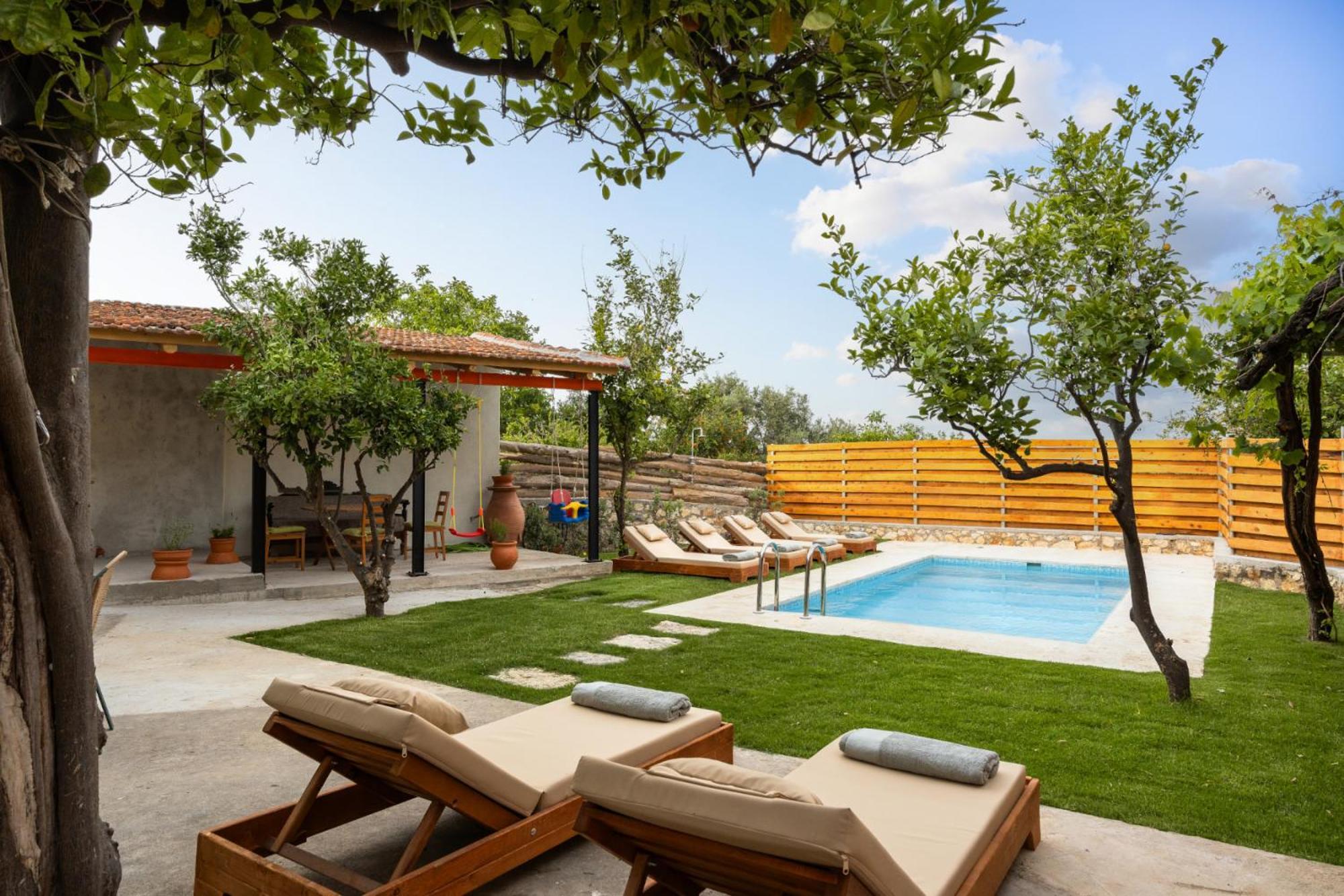 The Olive Mill House - Luxe Villa, Classic Charm Villa