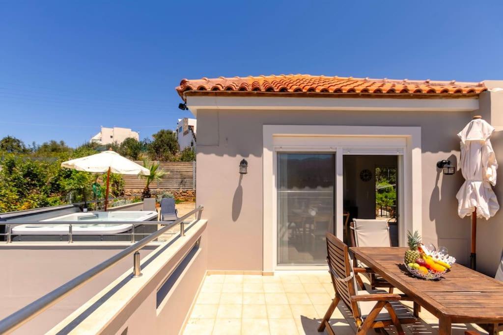 Santa Barbara * Sissi (Crete)