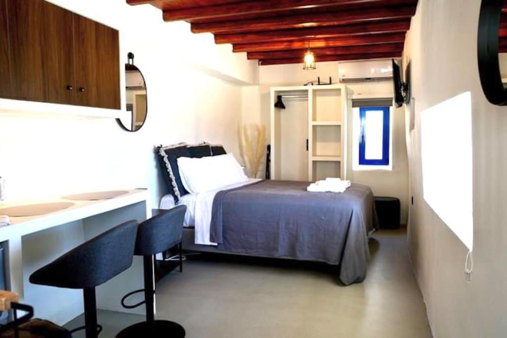 Argalios Serifos Town