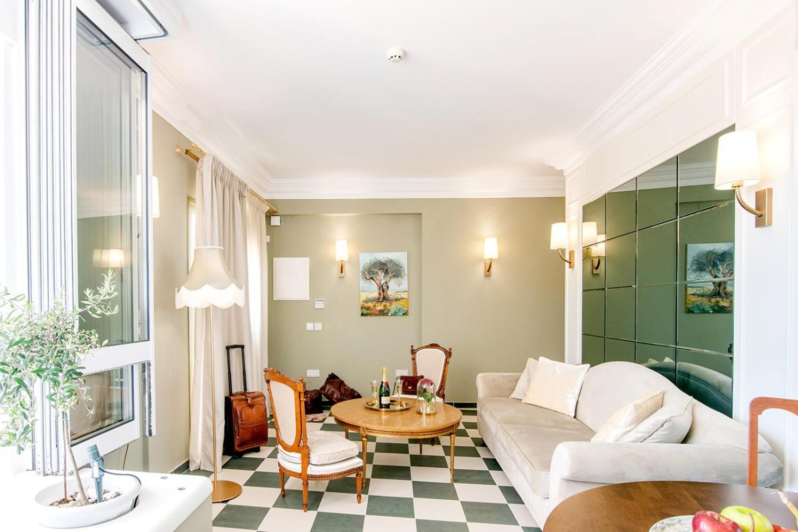Aparthotel Irida Boutique 3*