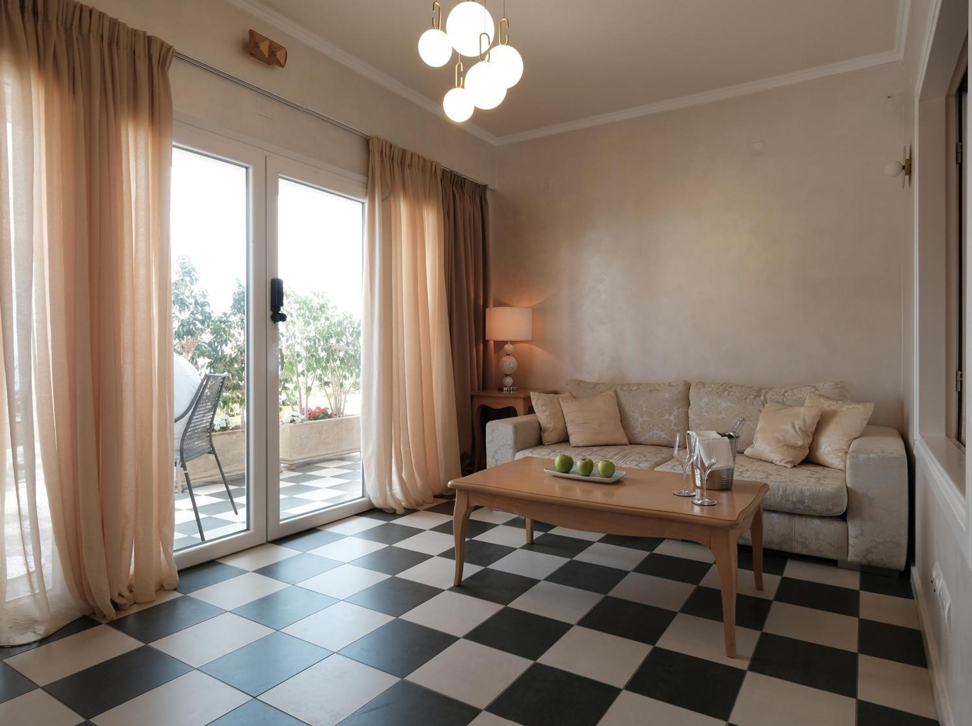 Irida Boutique Parga