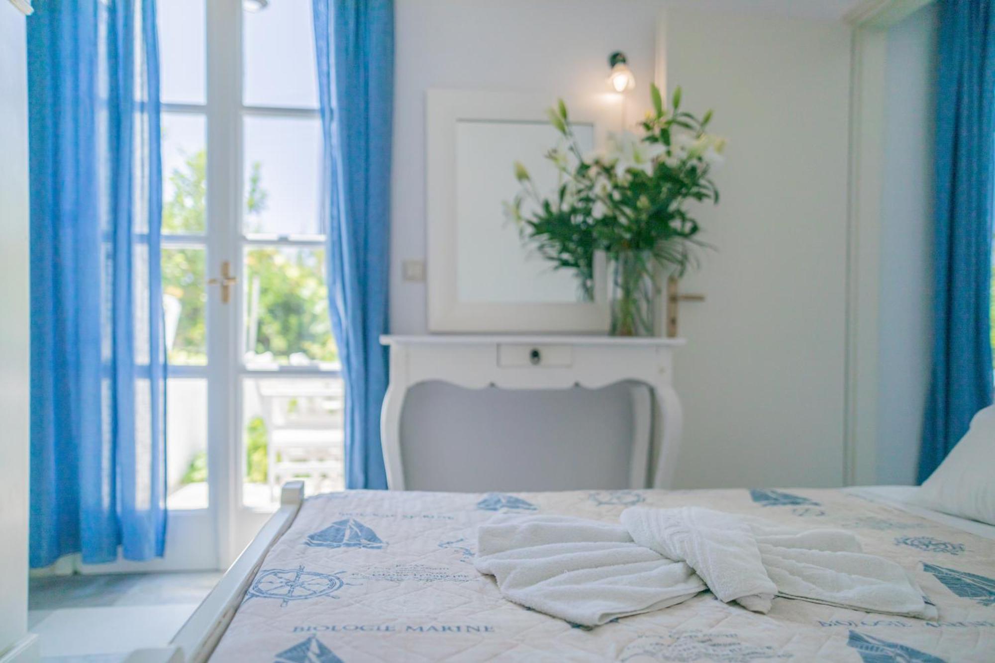 Apartment Agia Anna Living *