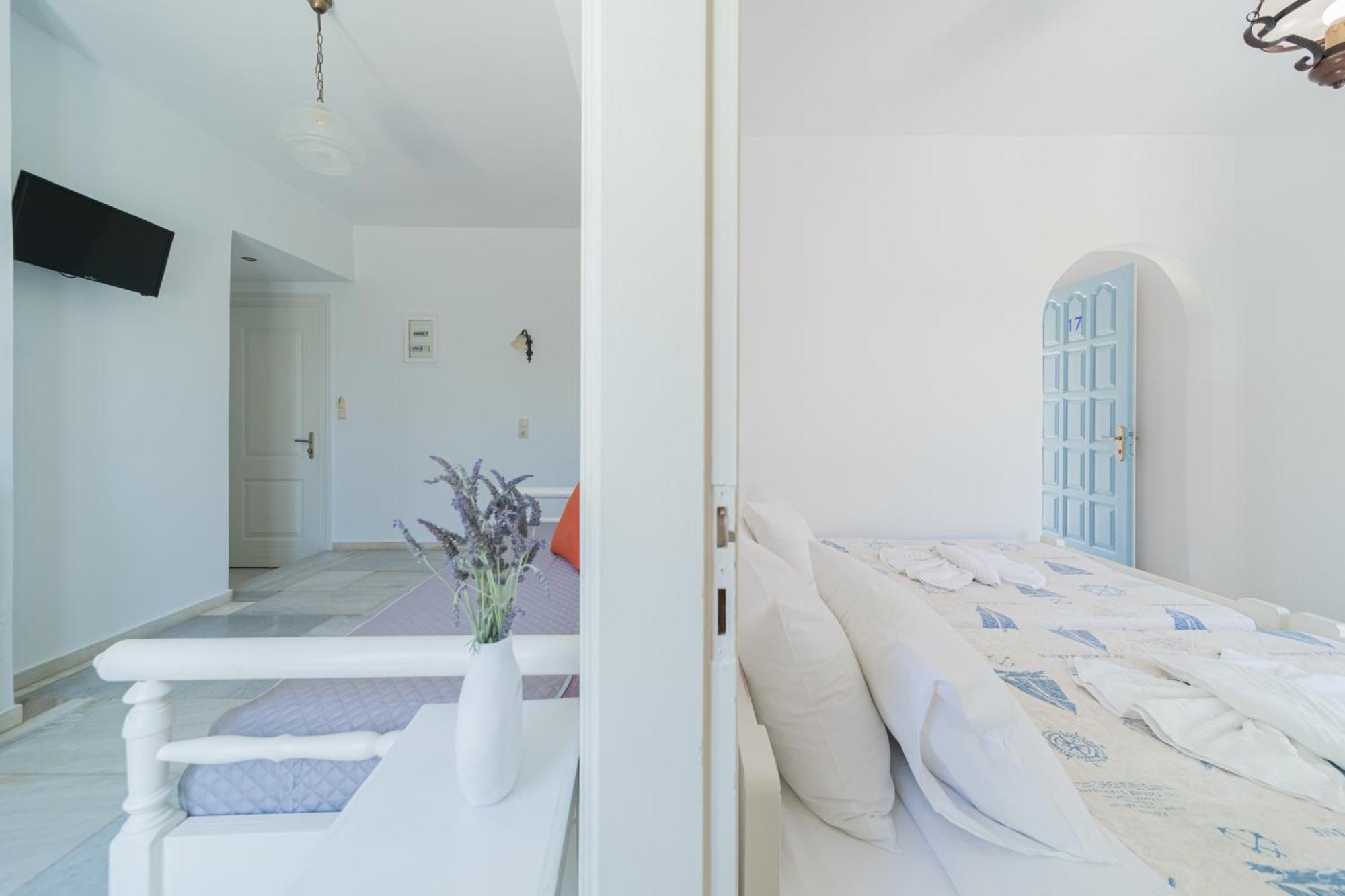 Agia Anna Living