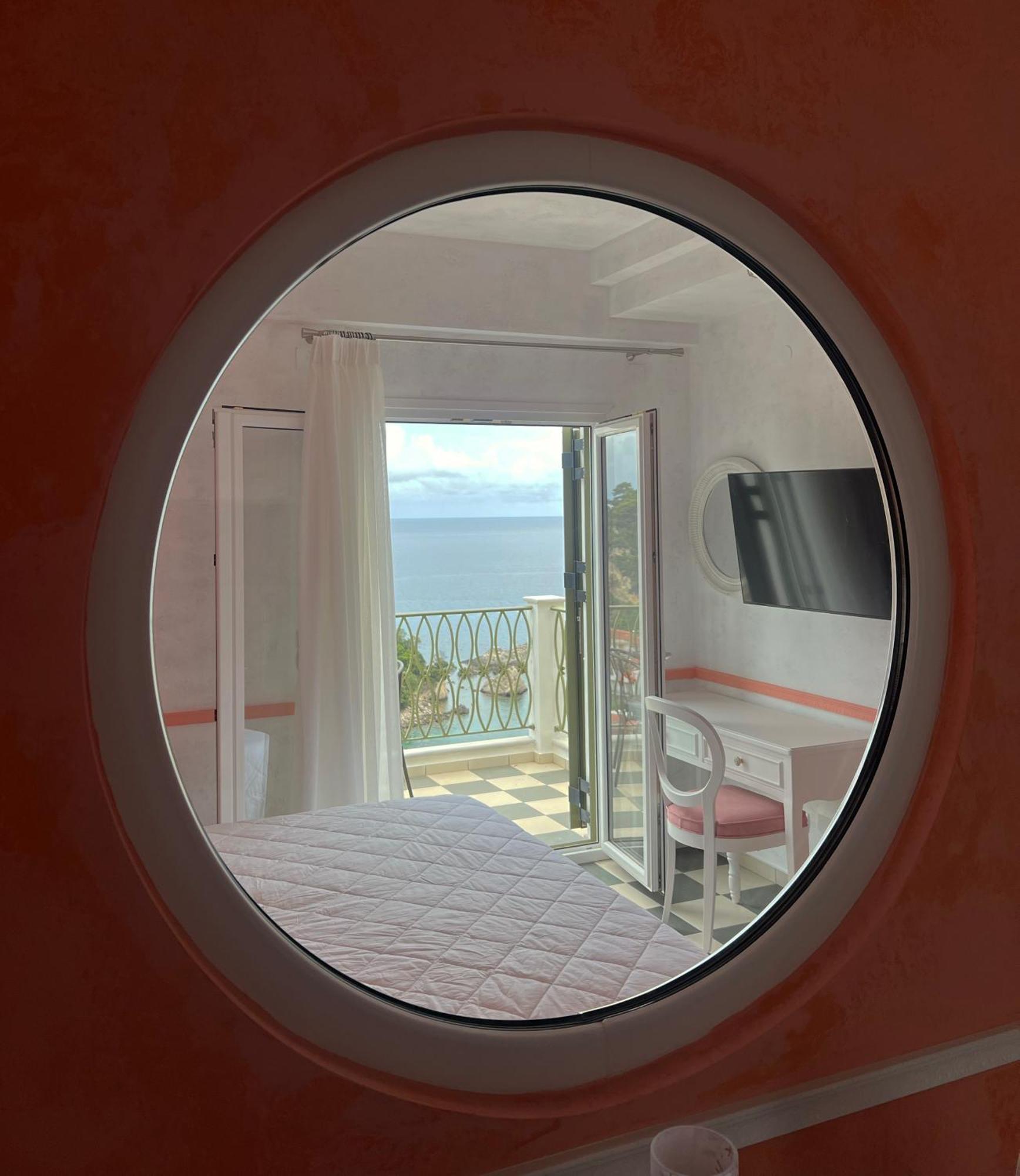 Irida Boutique Aparthotel