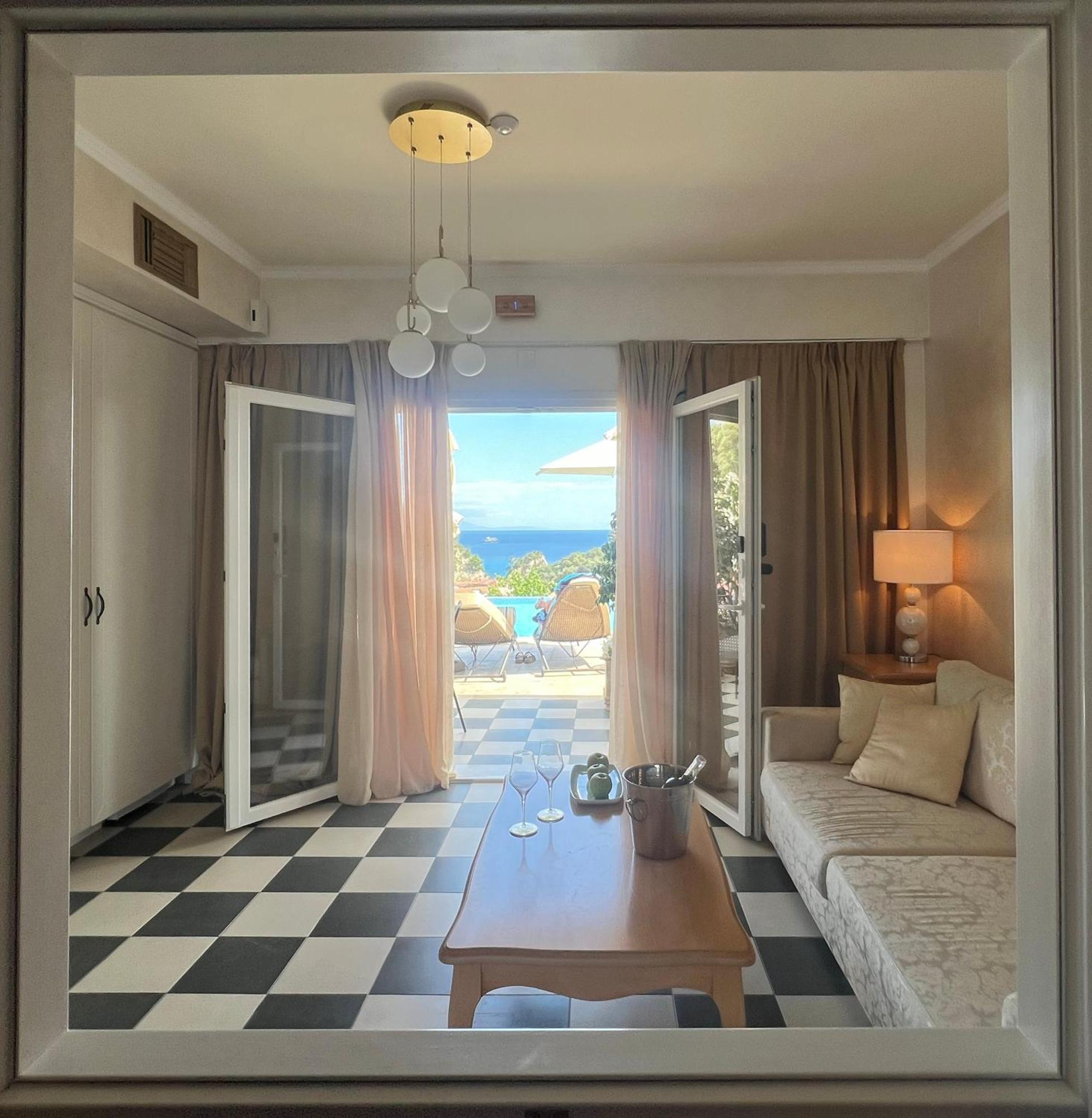 Irida Boutique Aparthotel 3*