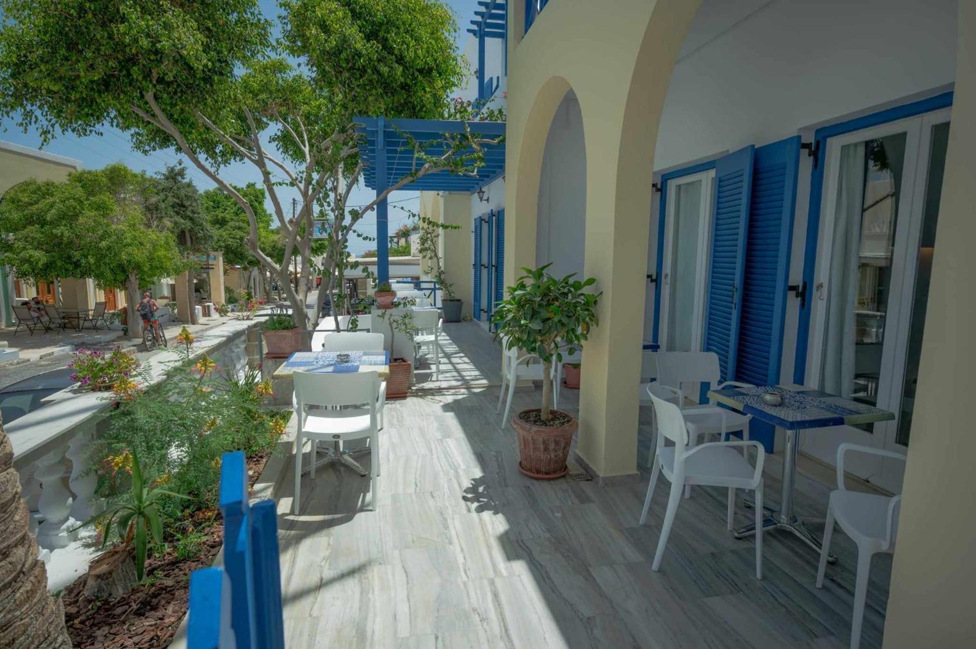 Karidis 3* Kamari (Santorini)