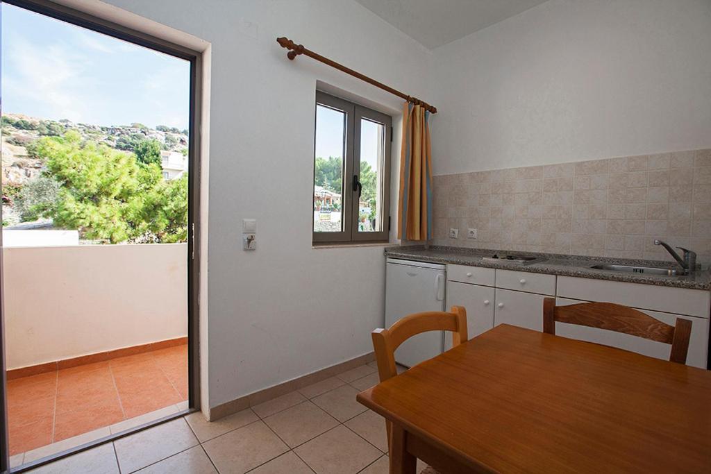 Apostolis Aparthotel Pefki (Rhodes)