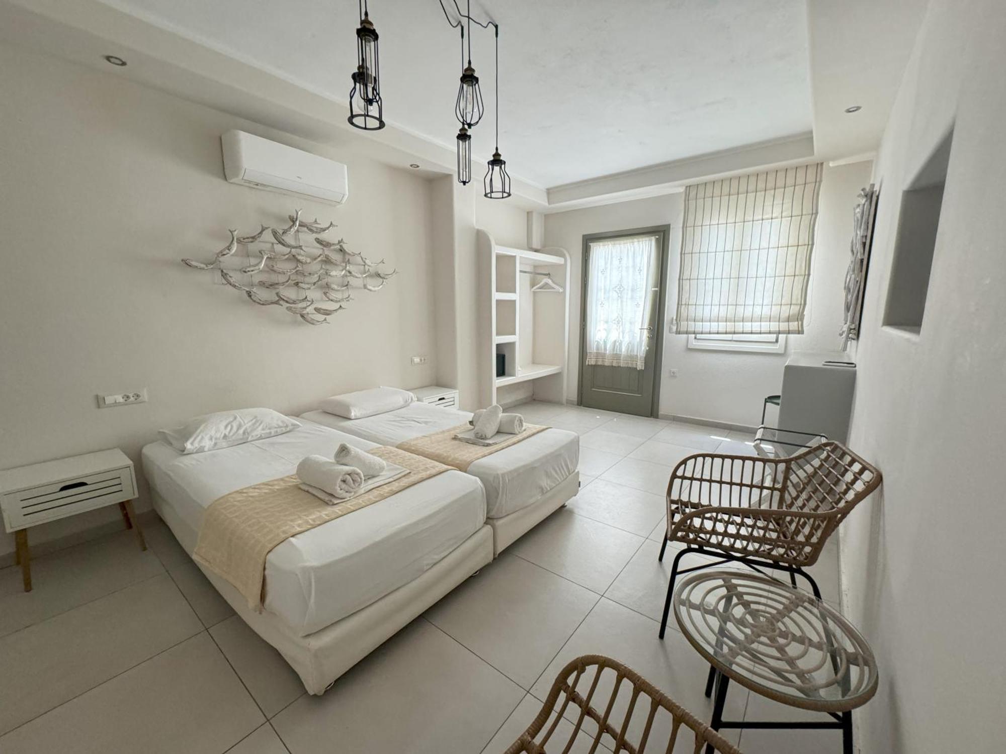 Guest house Naxos Oceamo 2*