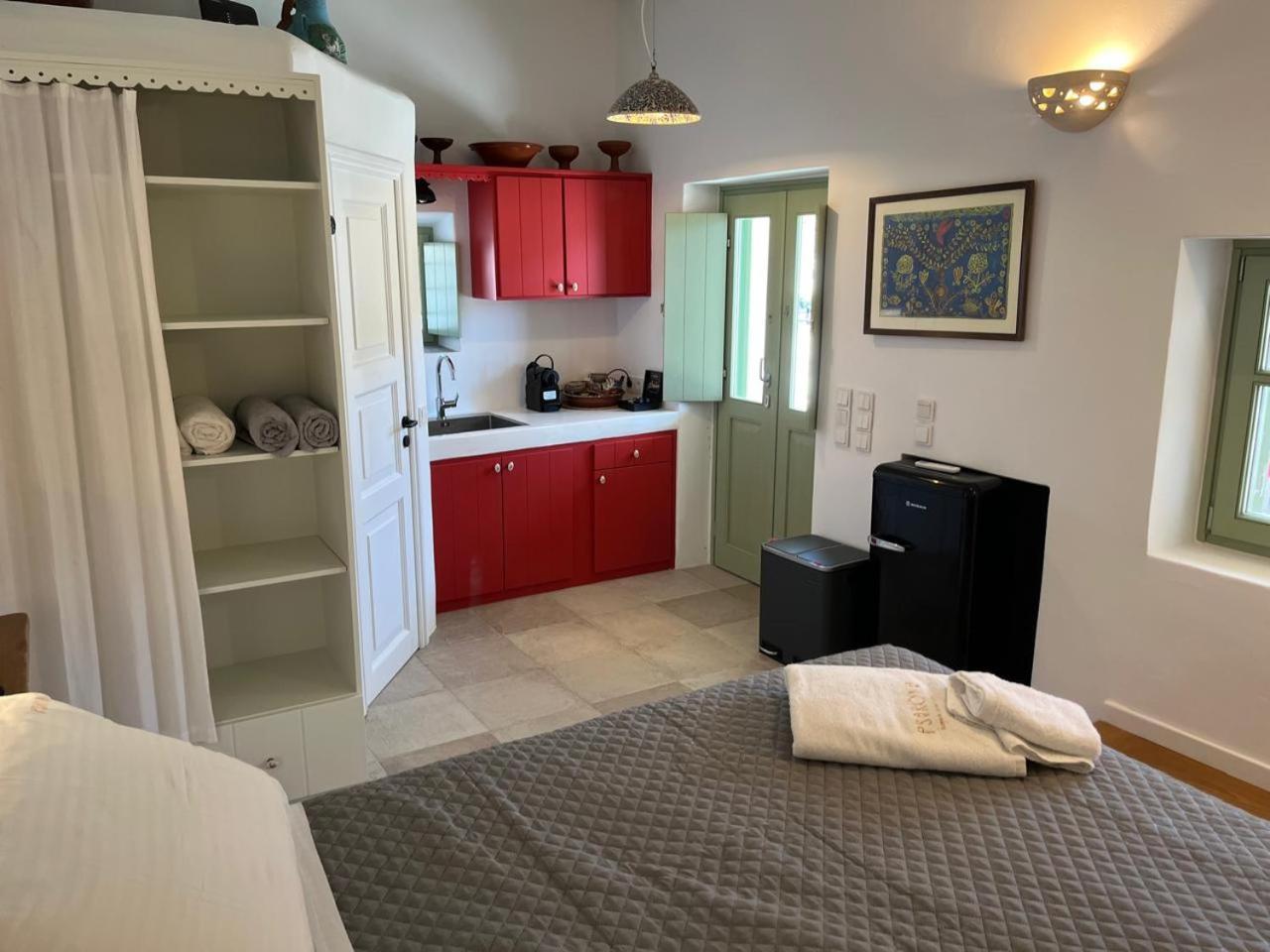 Psarona Hospitality