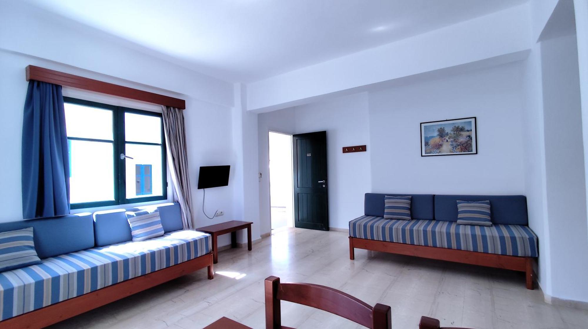 Niros Beachfront * Kokkini Hani