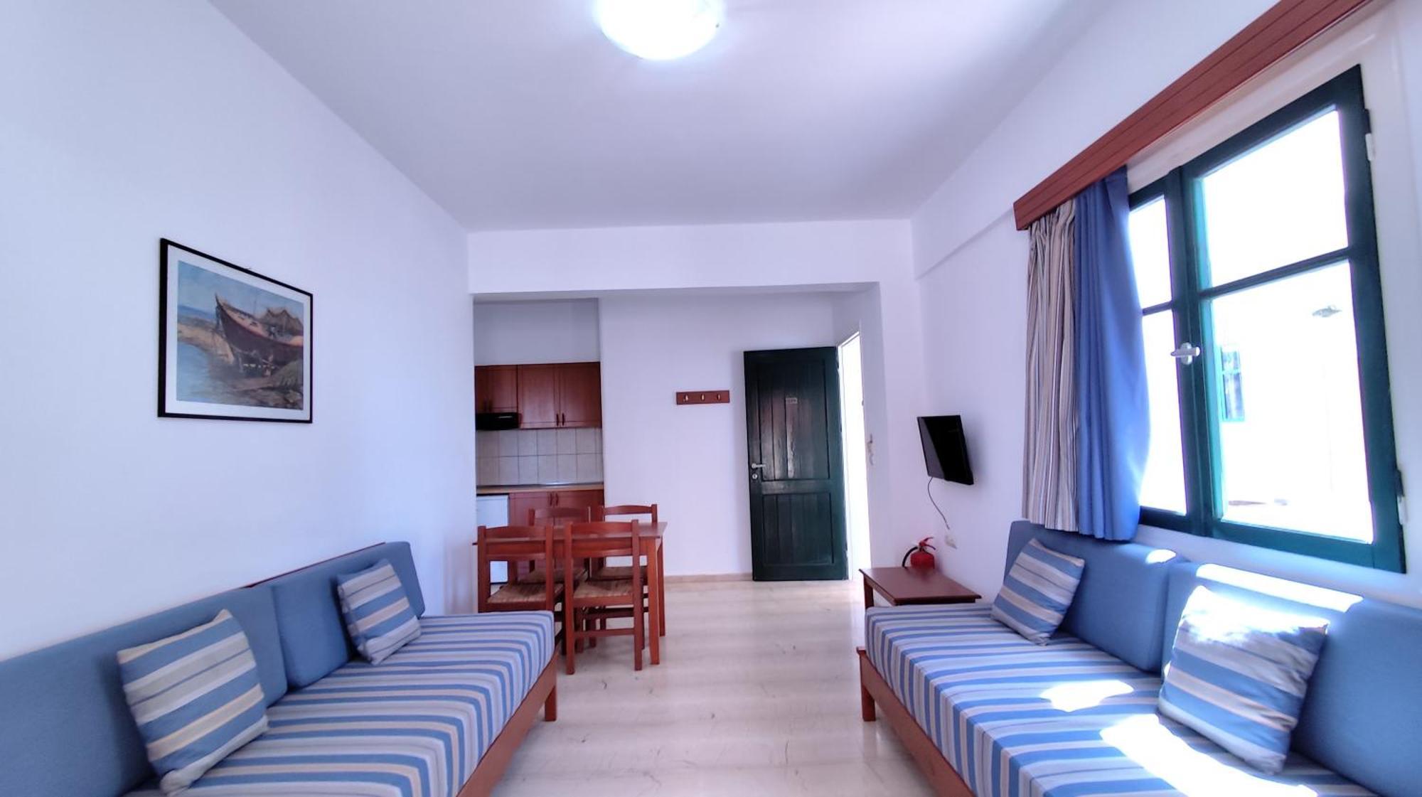 Niros Beachfront Aparthotel *