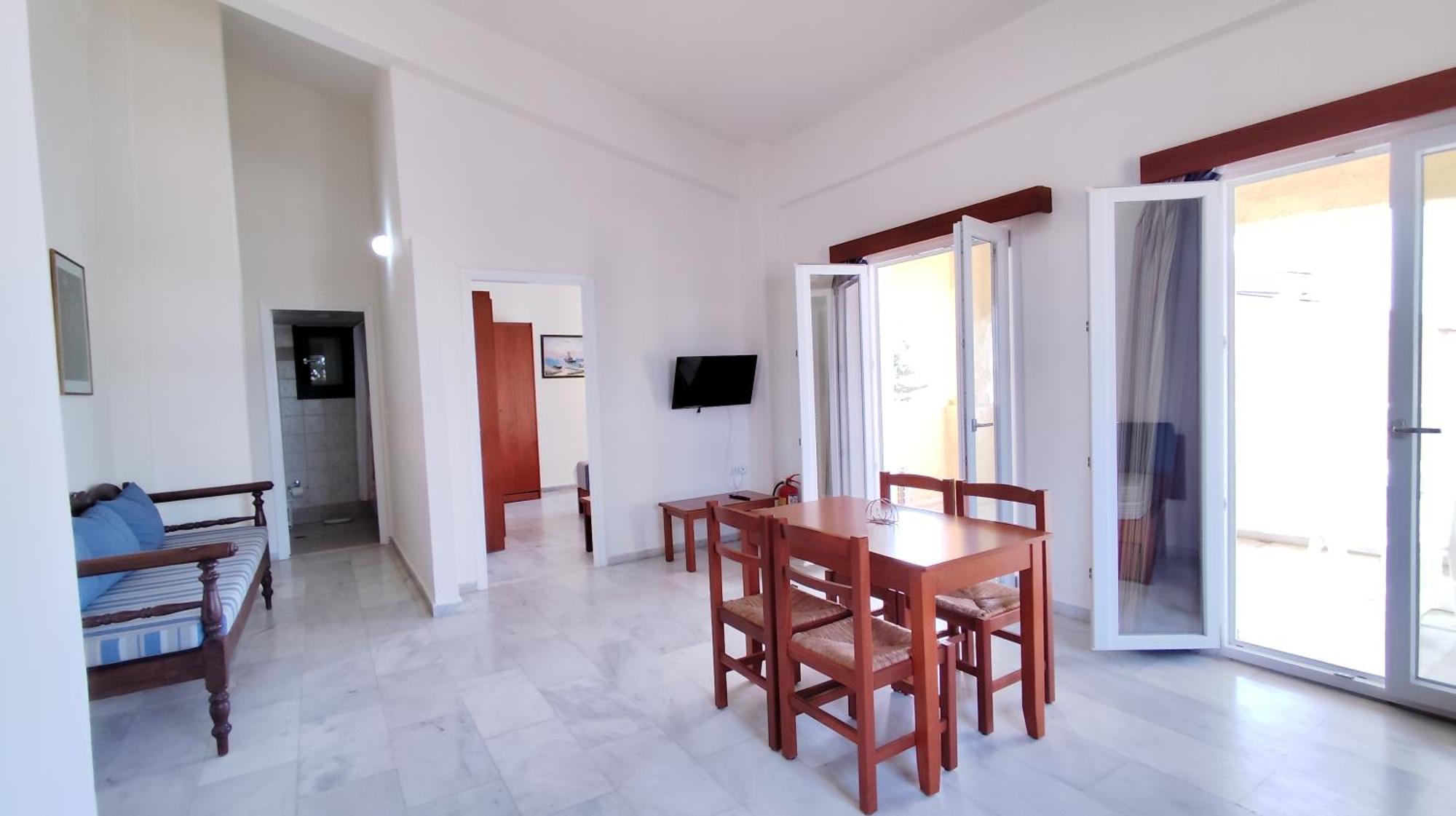 Niros Beachfront * Kokkini Hani