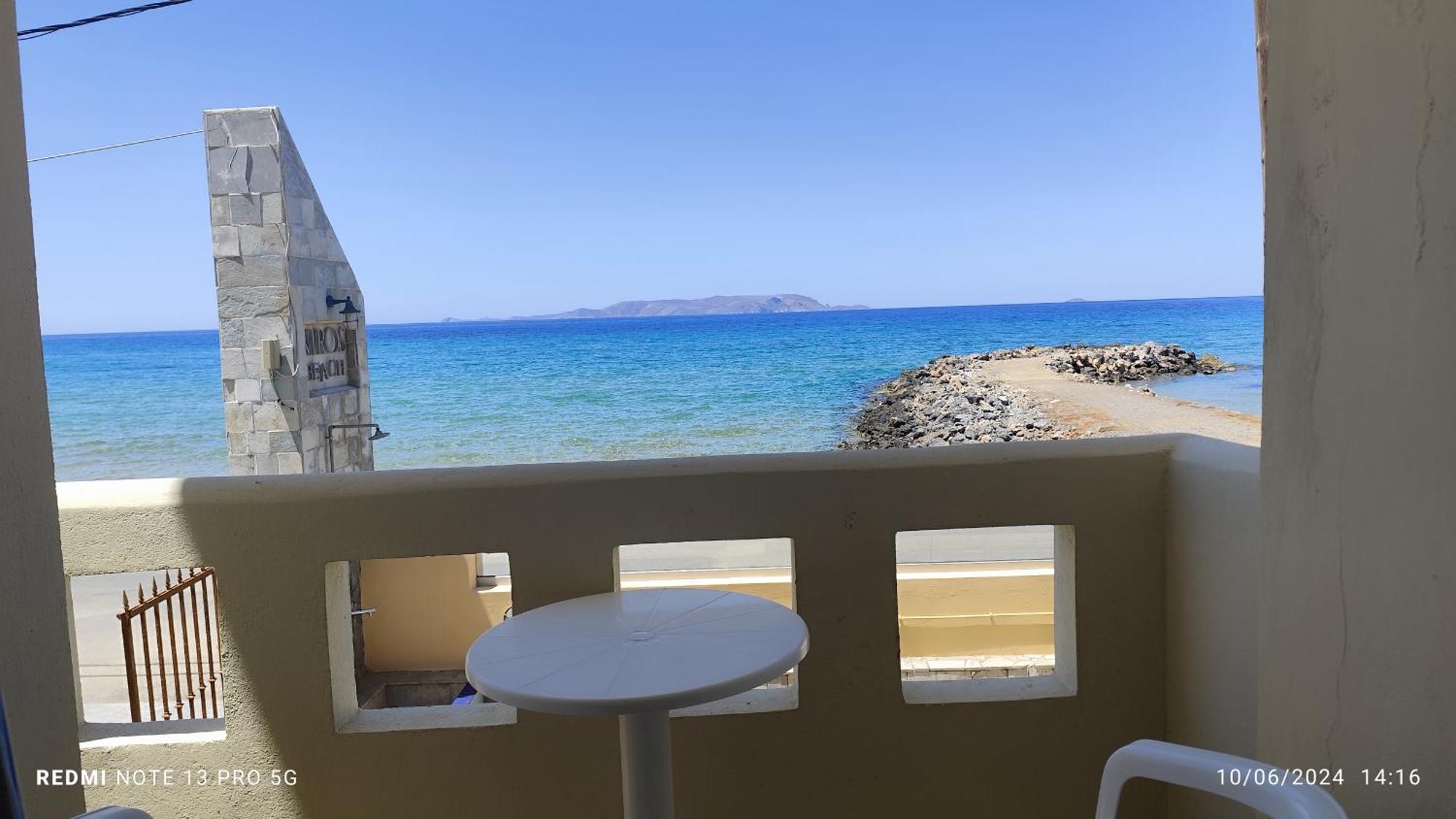 Aparthotel Niros Beachfront